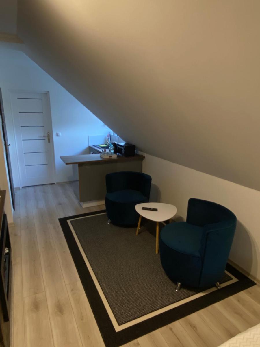 One-Bedroom Apartment - Photo 6