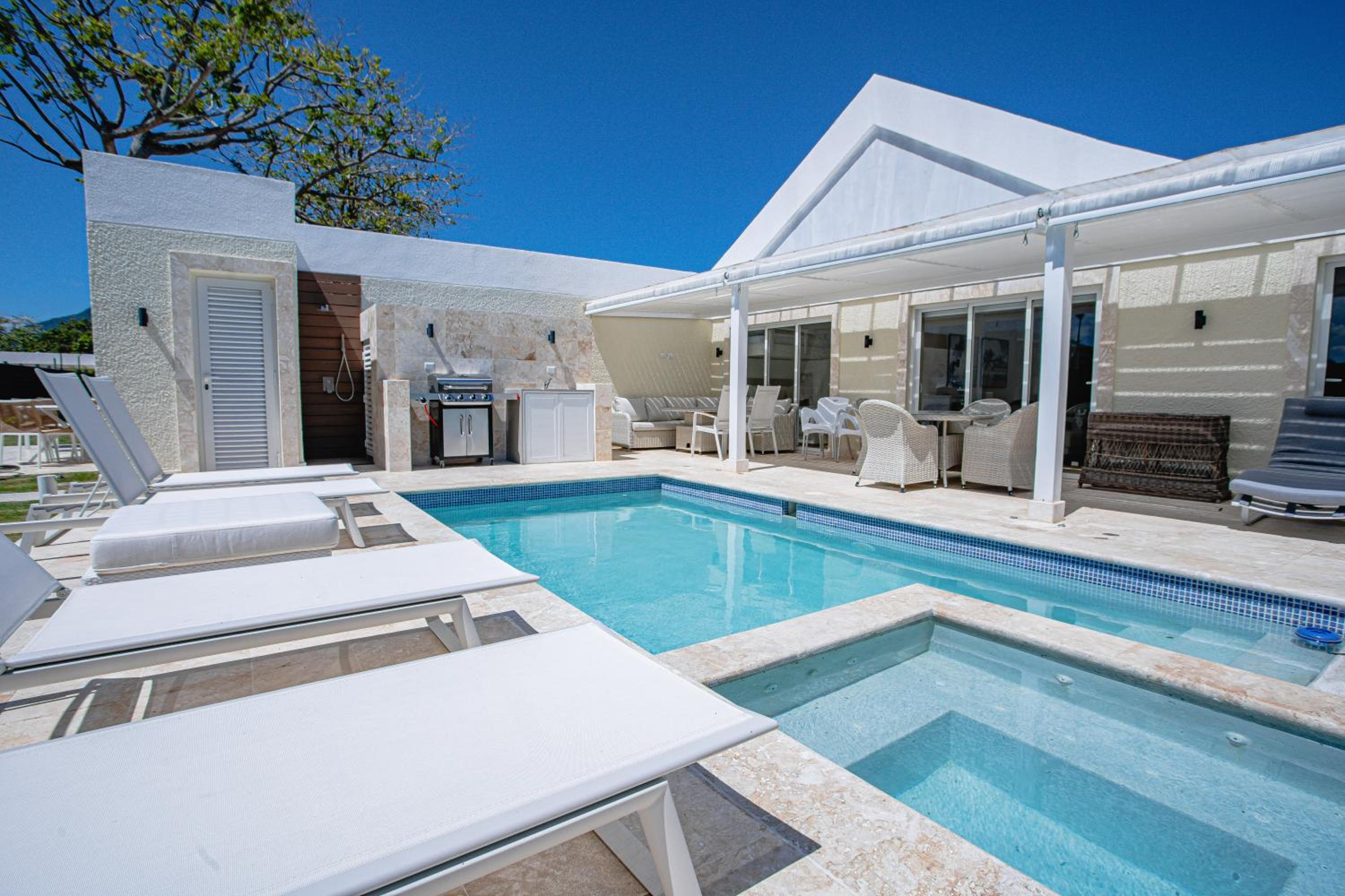 Deluxe Villa