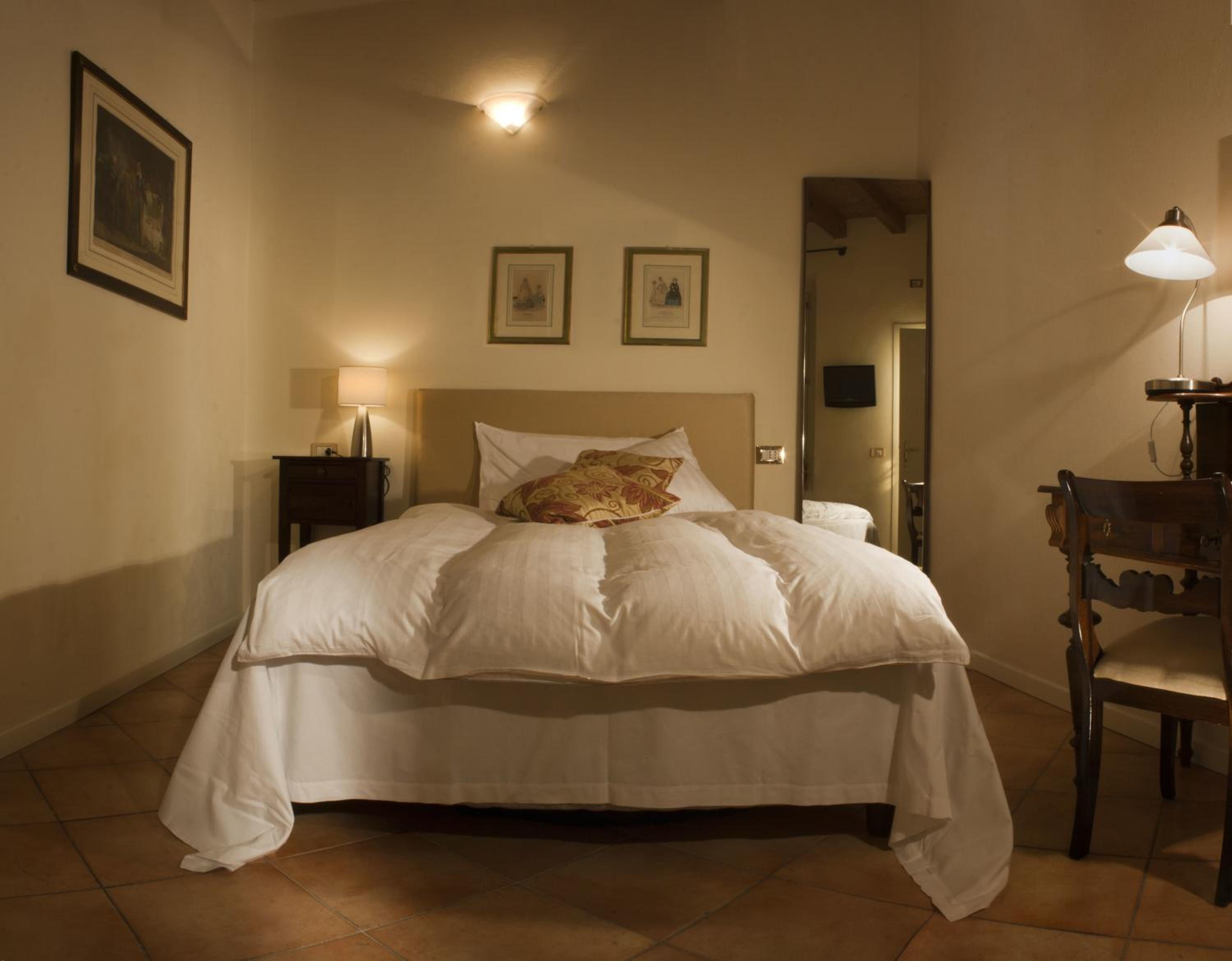 Economy Double Room - Photo 3