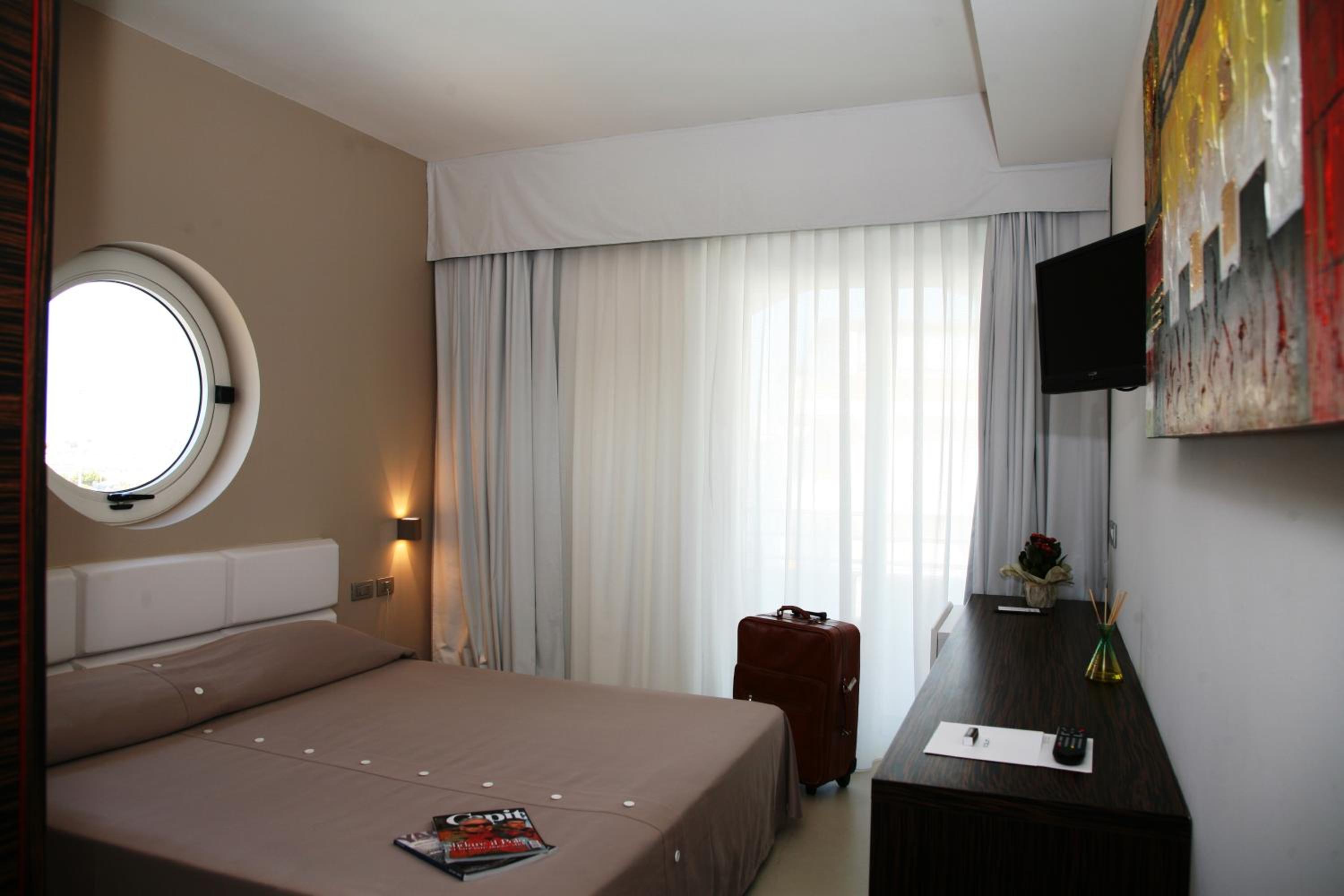 Double Room - Photo 2