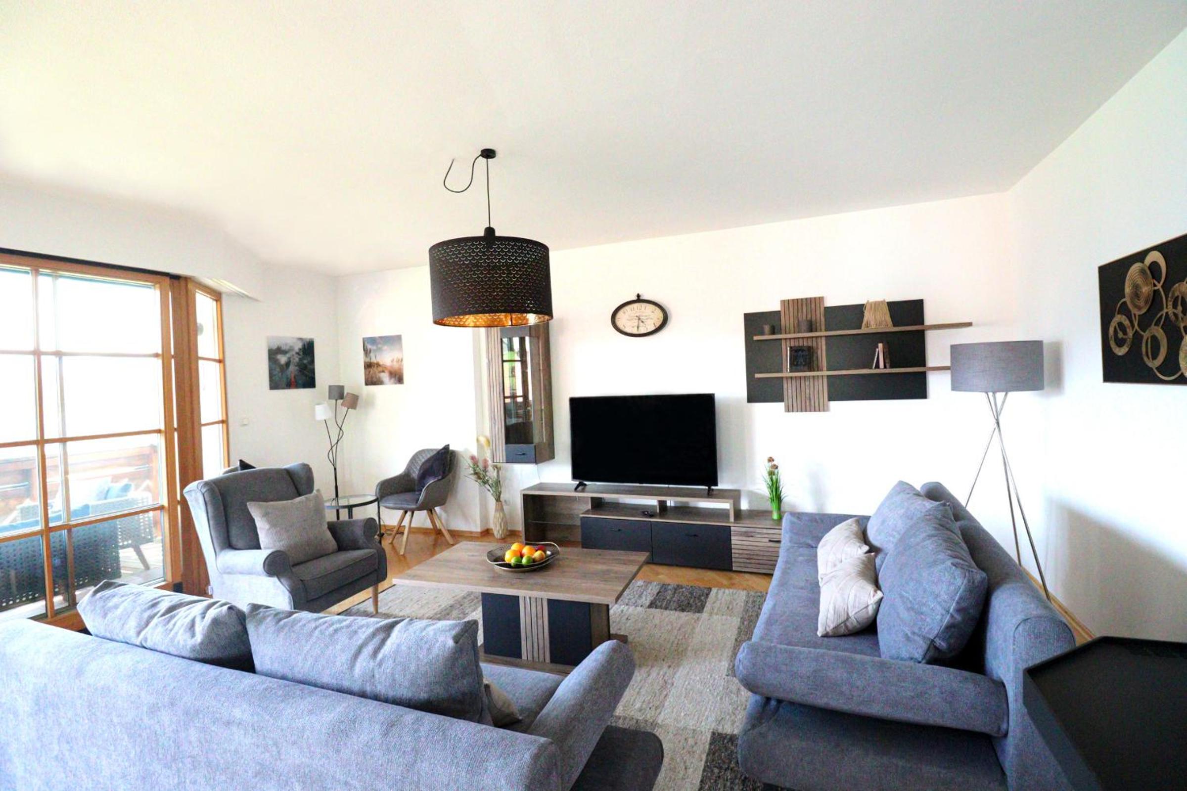 Apartment with Mountain View photo 3