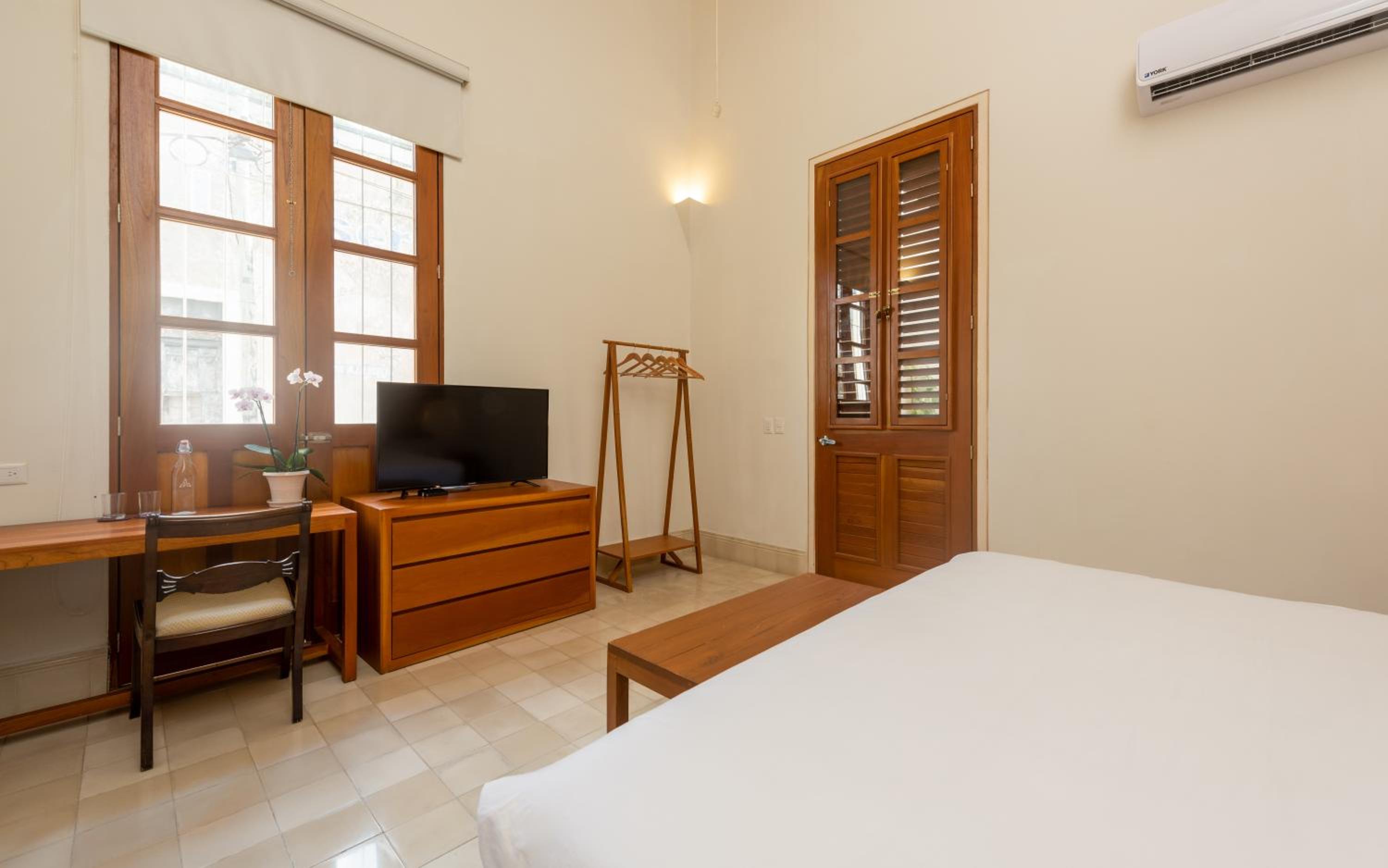 Superior King Room - Photo 5