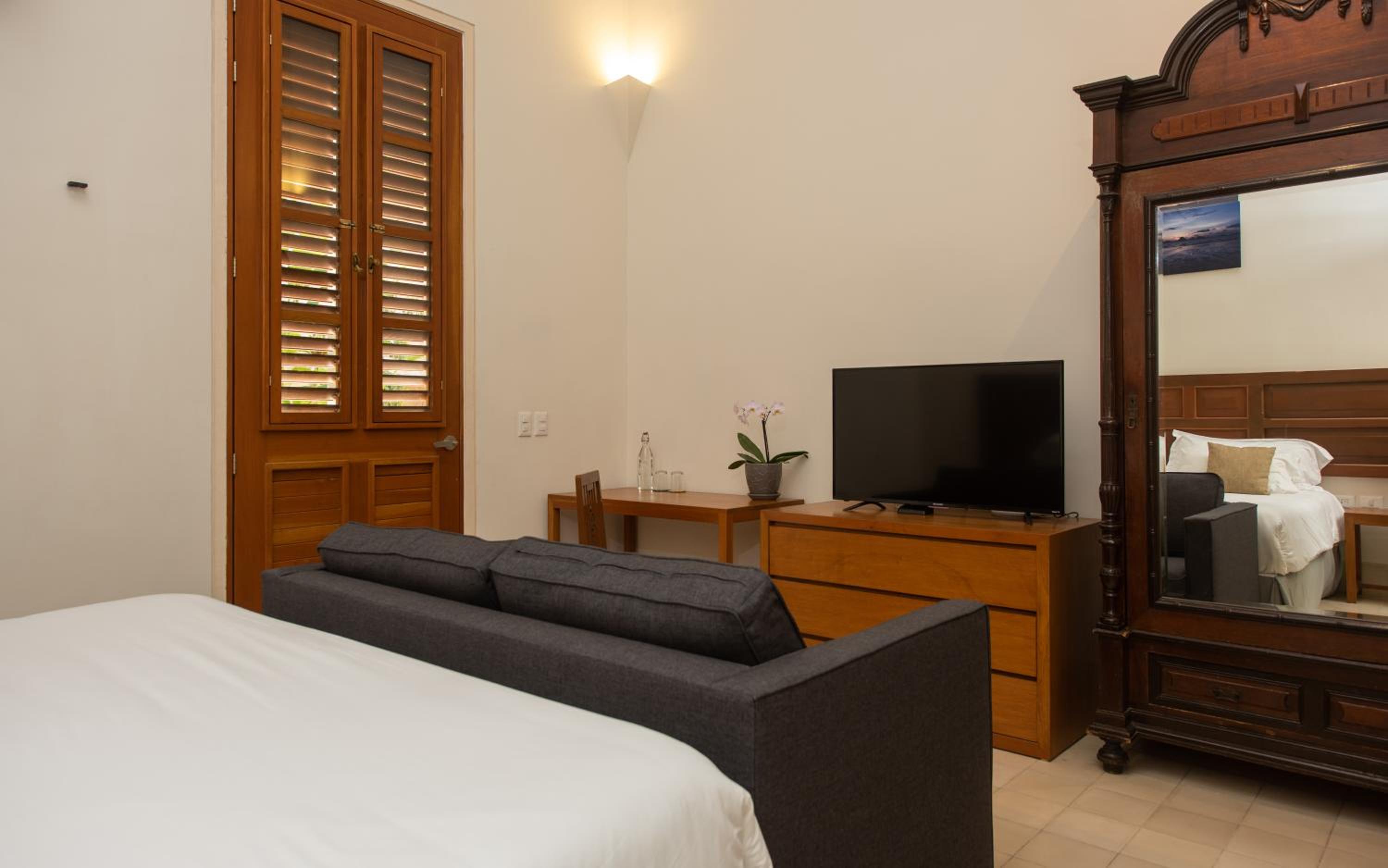 Standard King Room - Photo 1