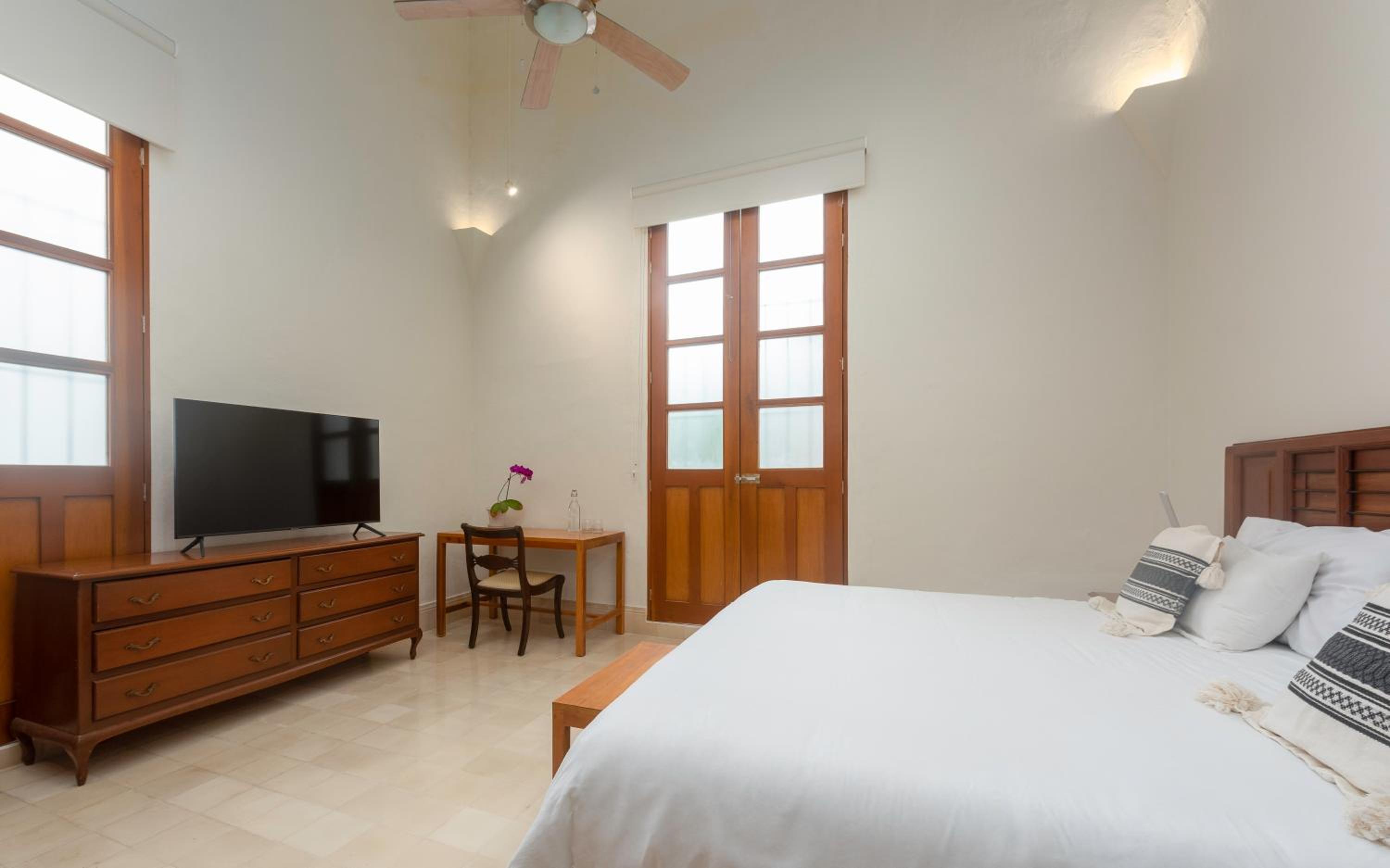 King Suite - Photo 3