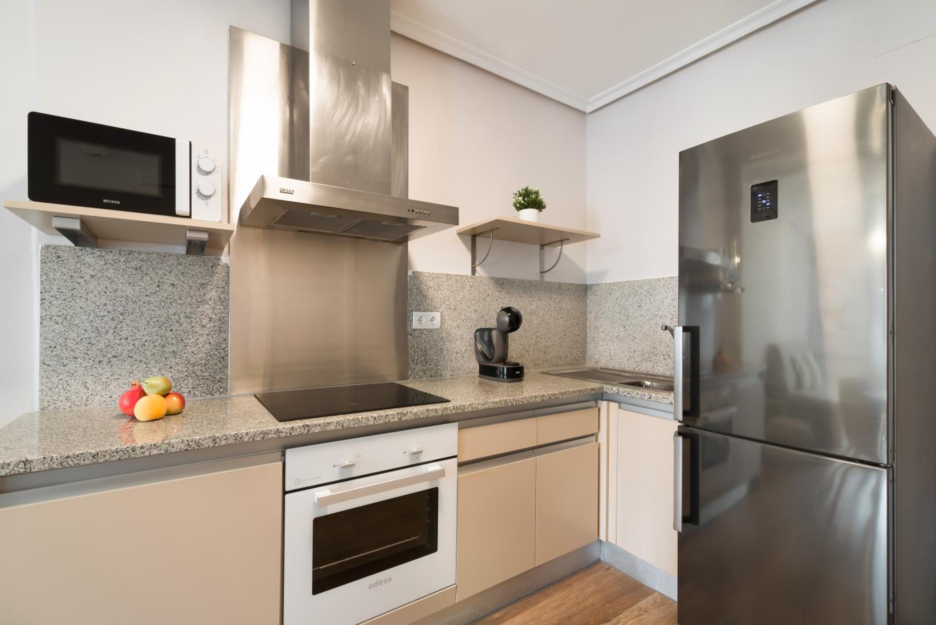 One-Bedroom Apartment with Balcony photo 2