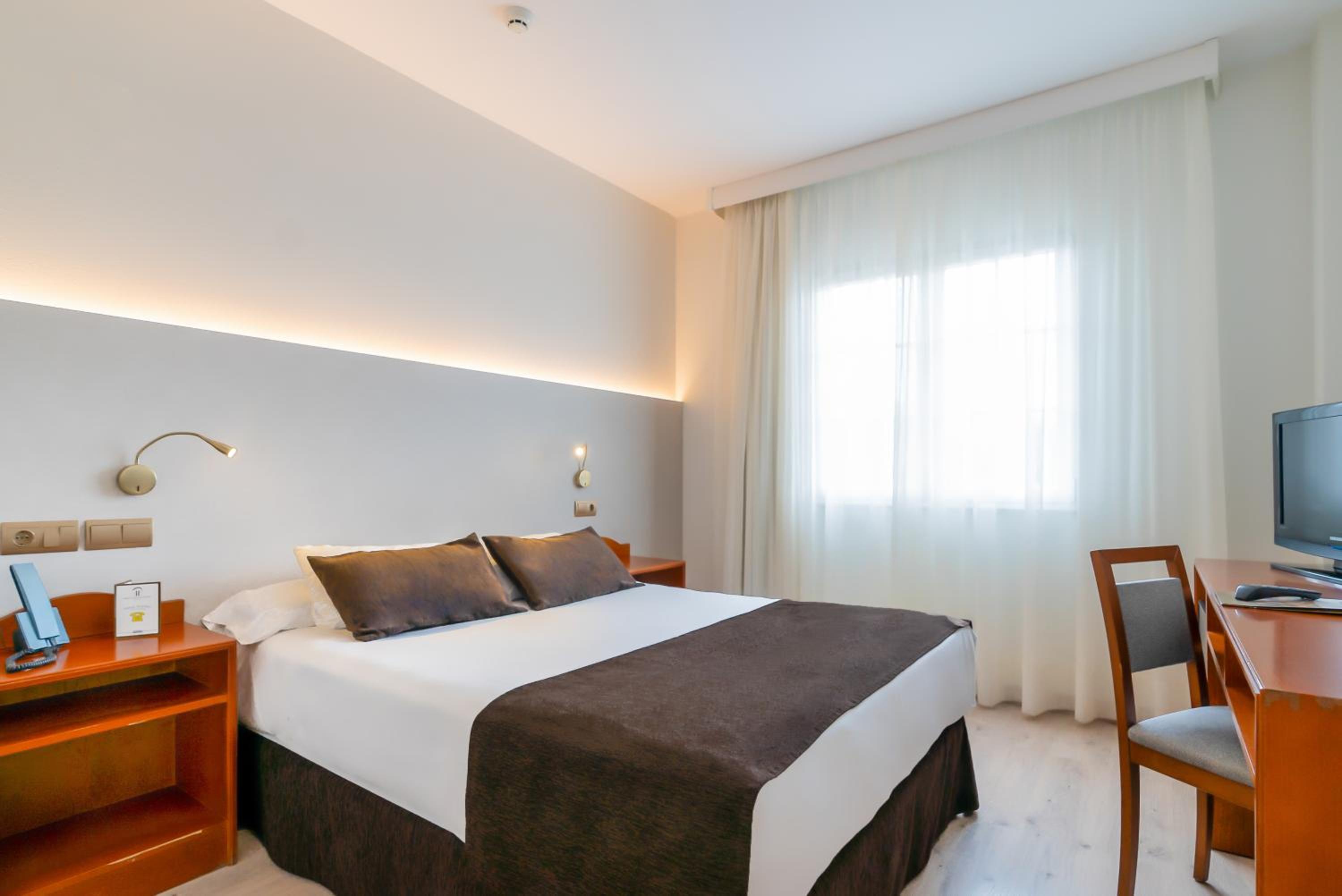 Double or Twin Room - Photo 1
