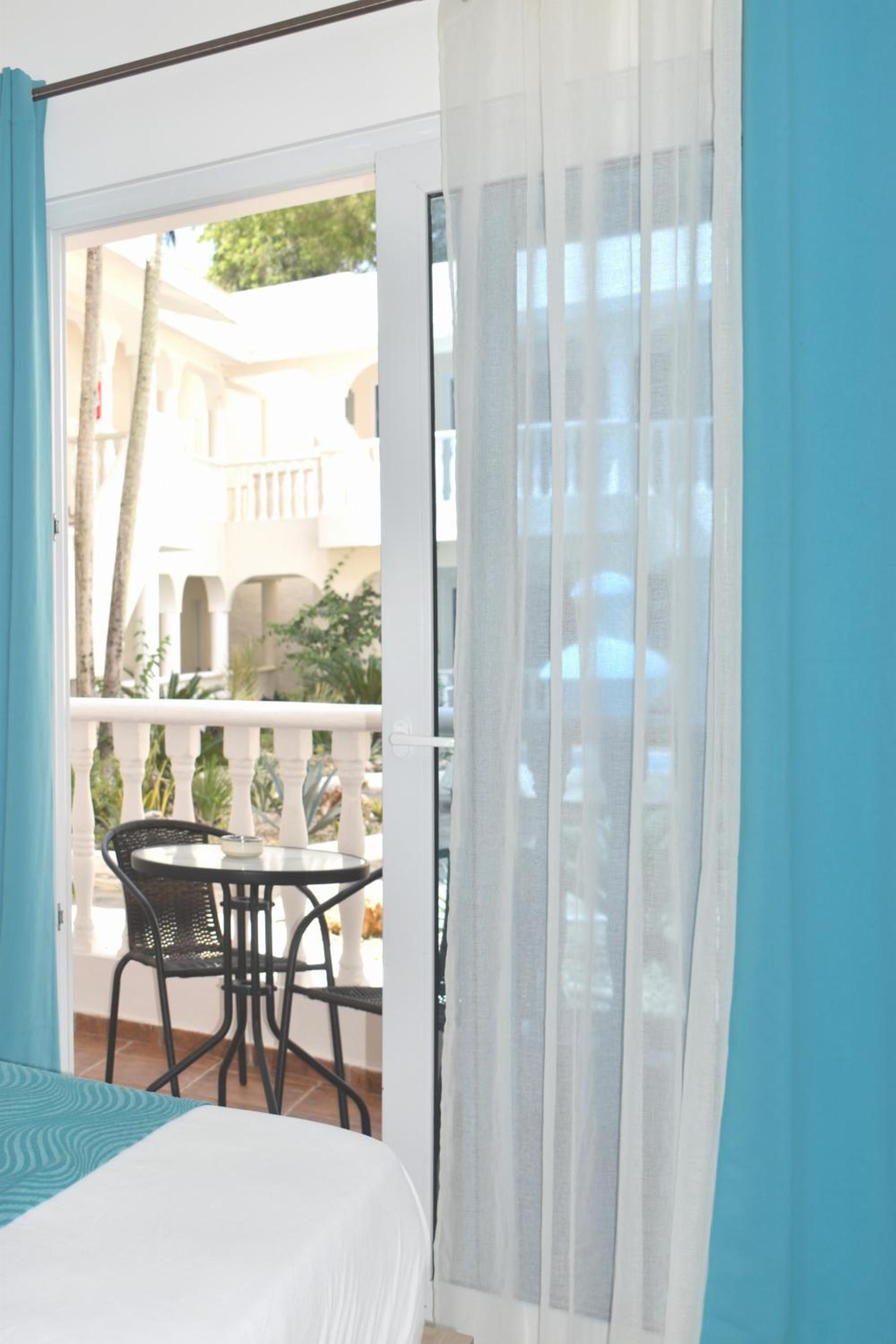 Garden view studio with kitchen with balcony