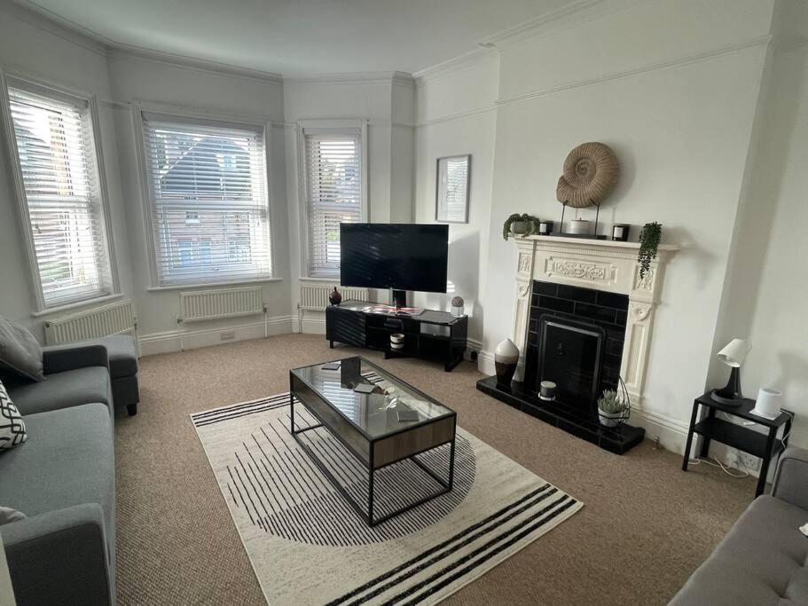 Three-Bedroom Apartment photo 1