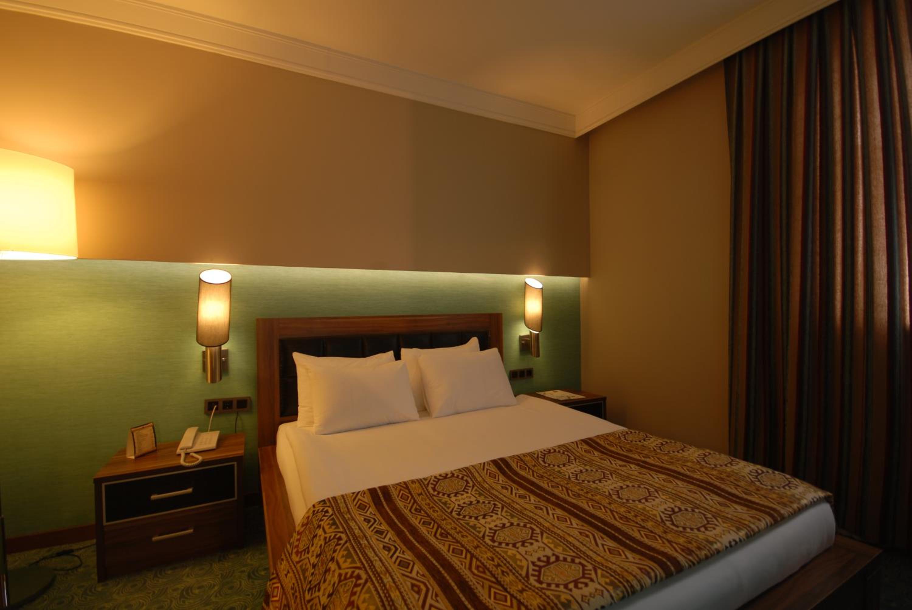 Standard Double or Twin Room photo 3