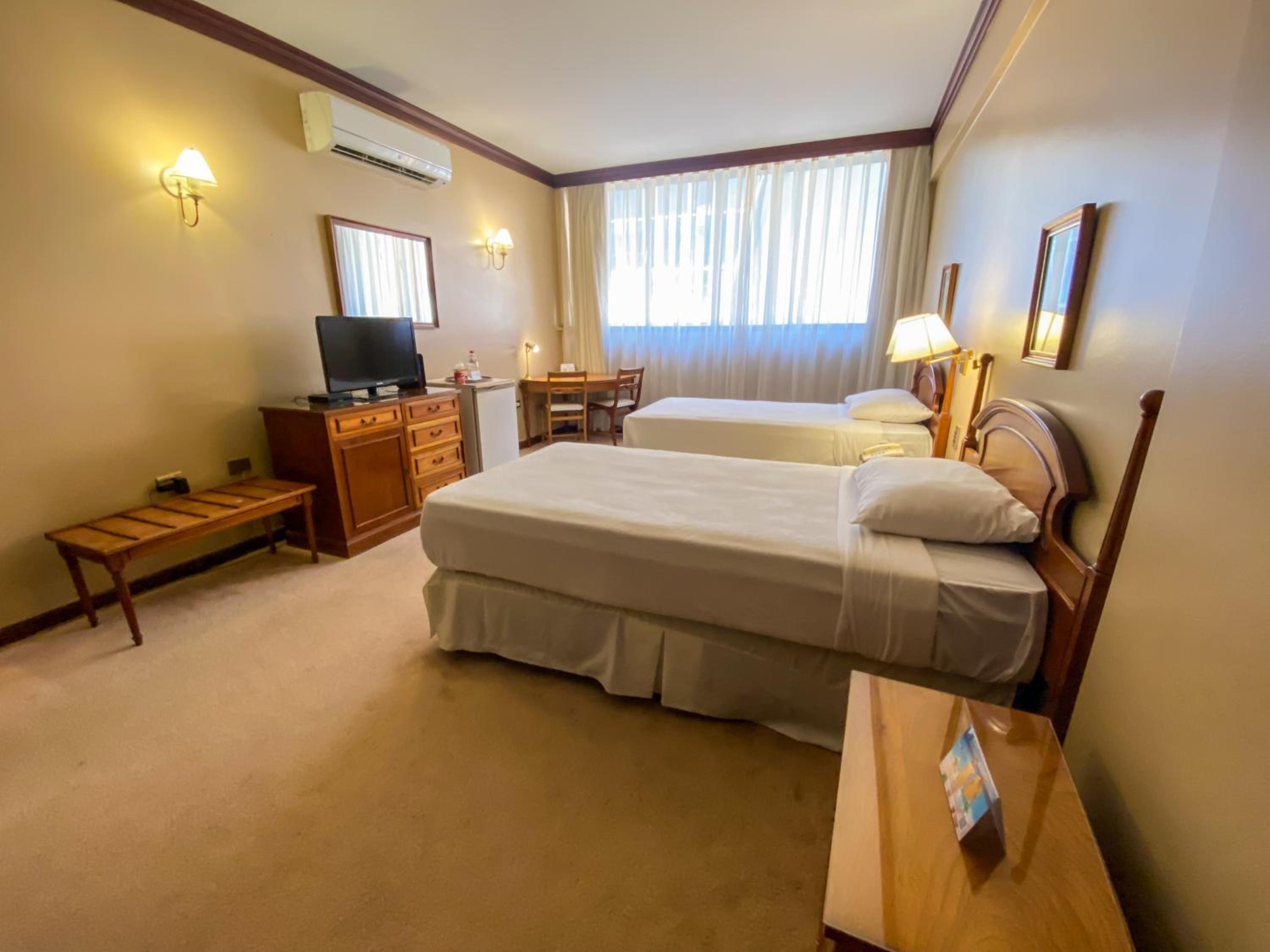 Standard Double Room with Two Queen Beds photo 2