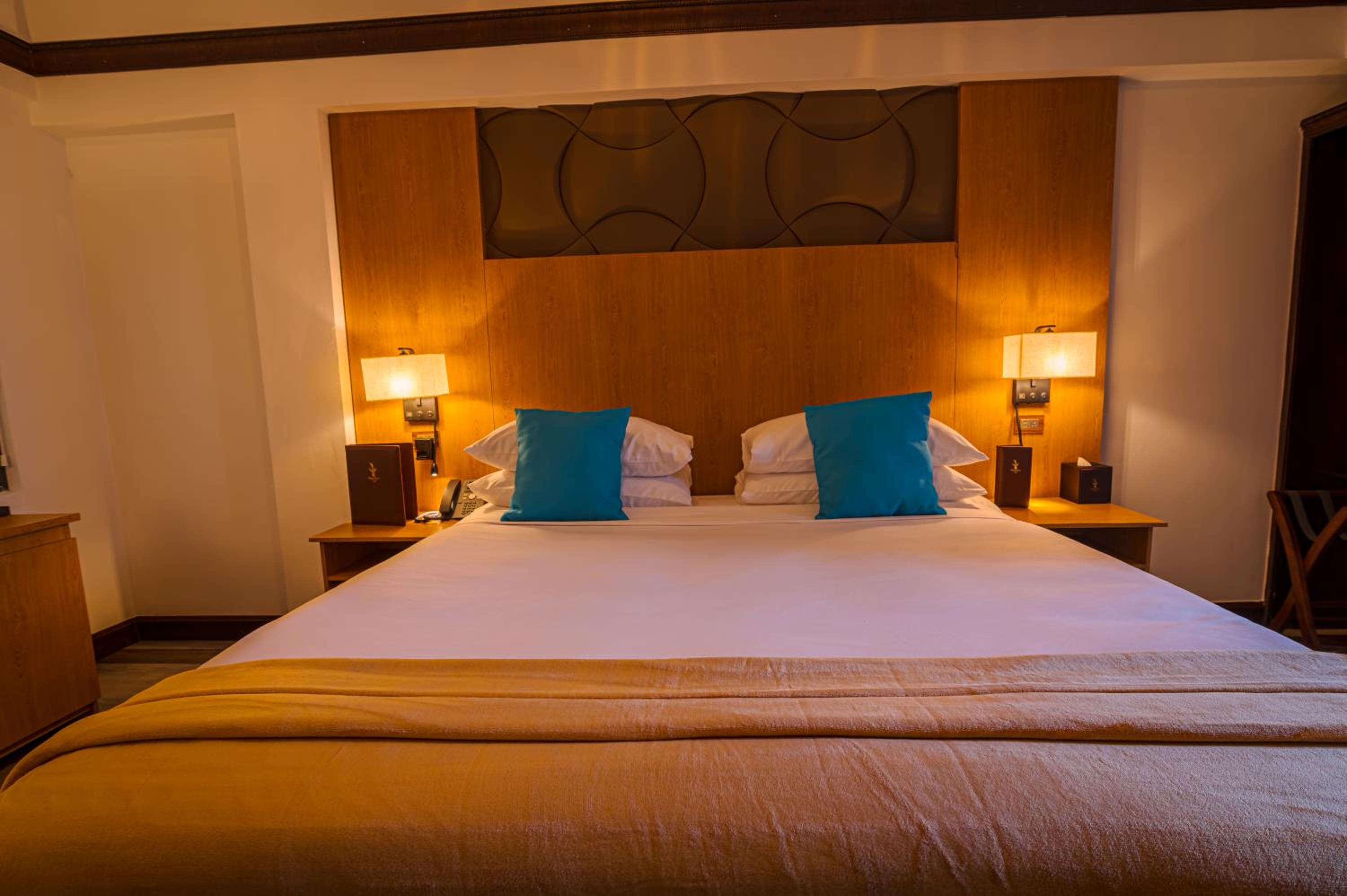 Queen Room with Pool View photo 1