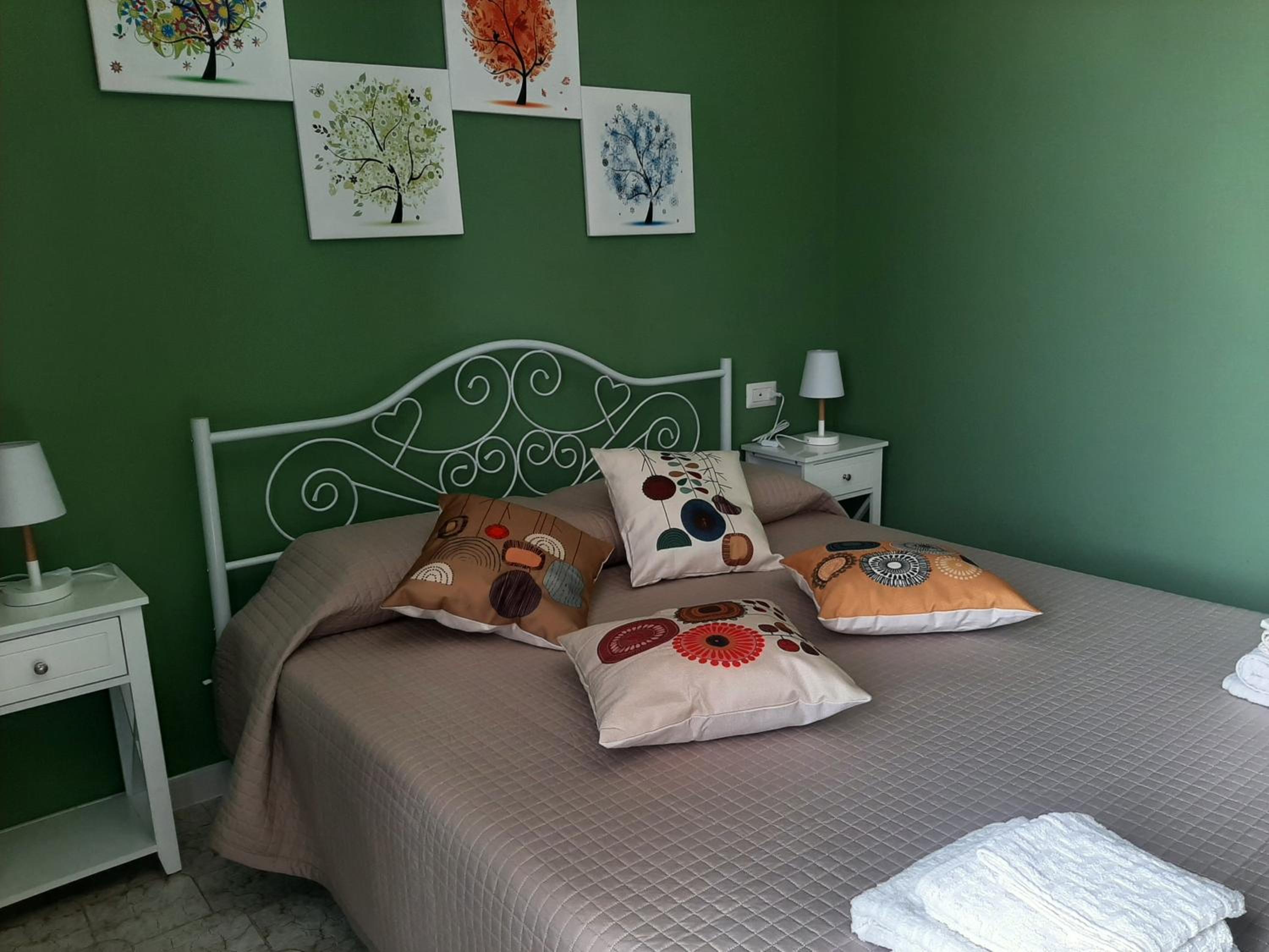 Large Double Room photo 3