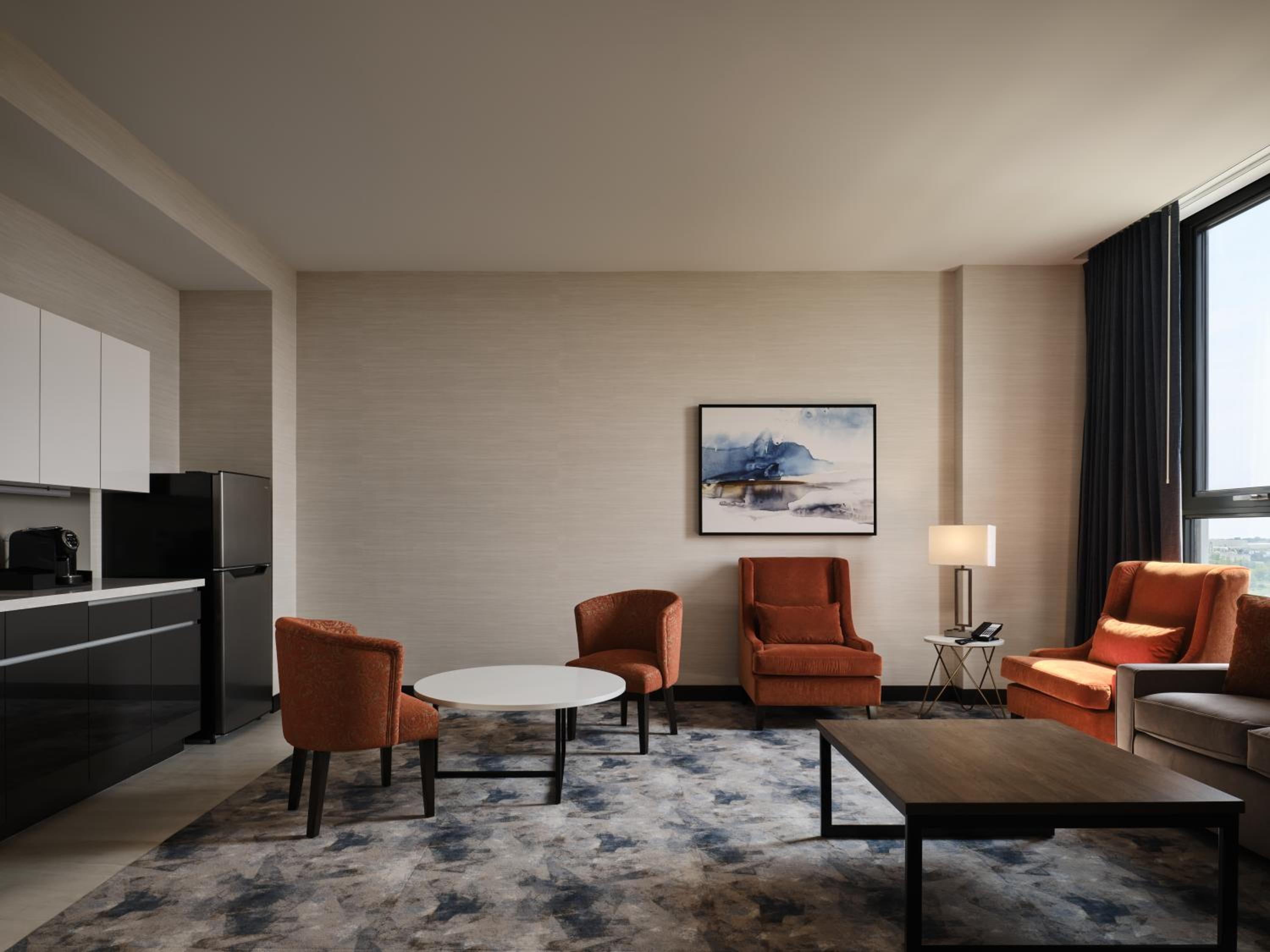 Executive Suite - Photo 1