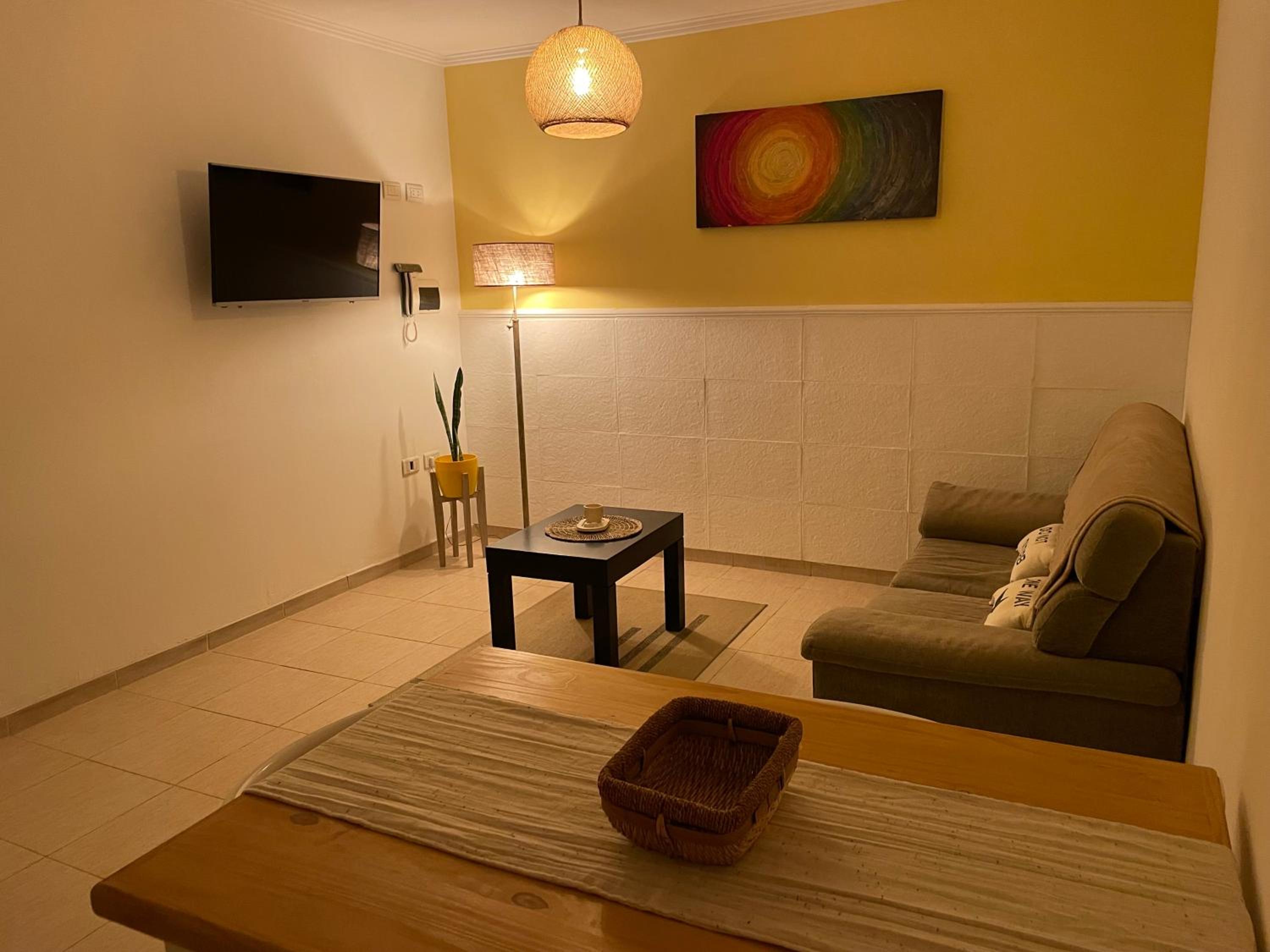 One-Bedroom Apartment photo 1