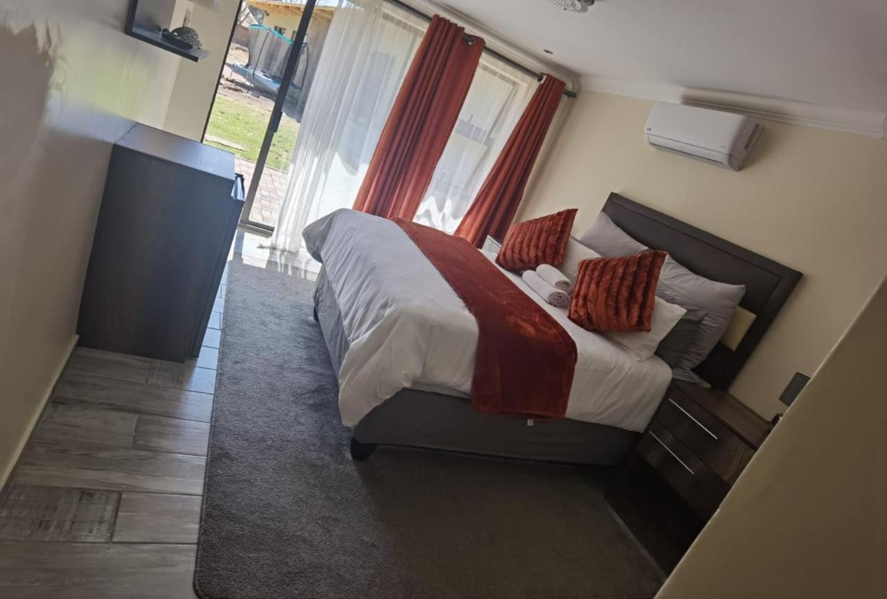 Double Room - Photo 3