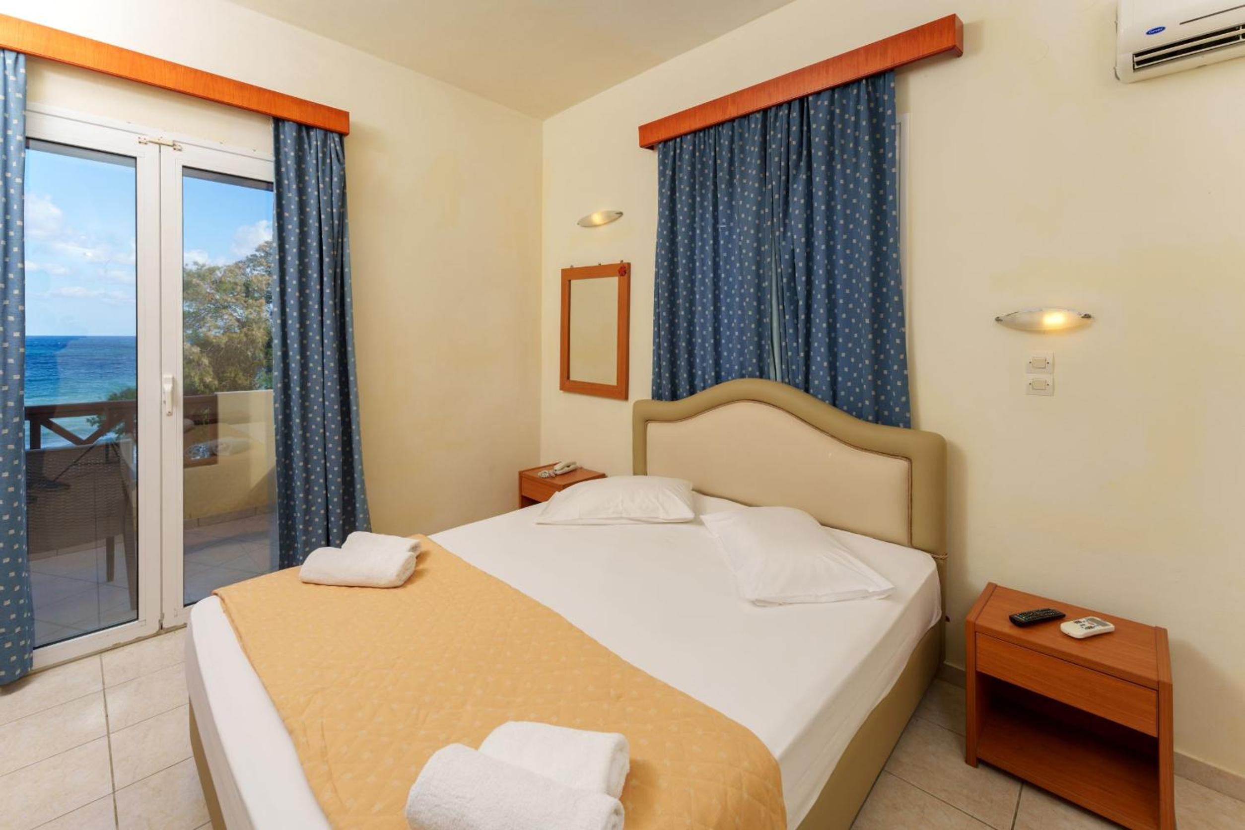 Triple Room with Sea View photo 1
