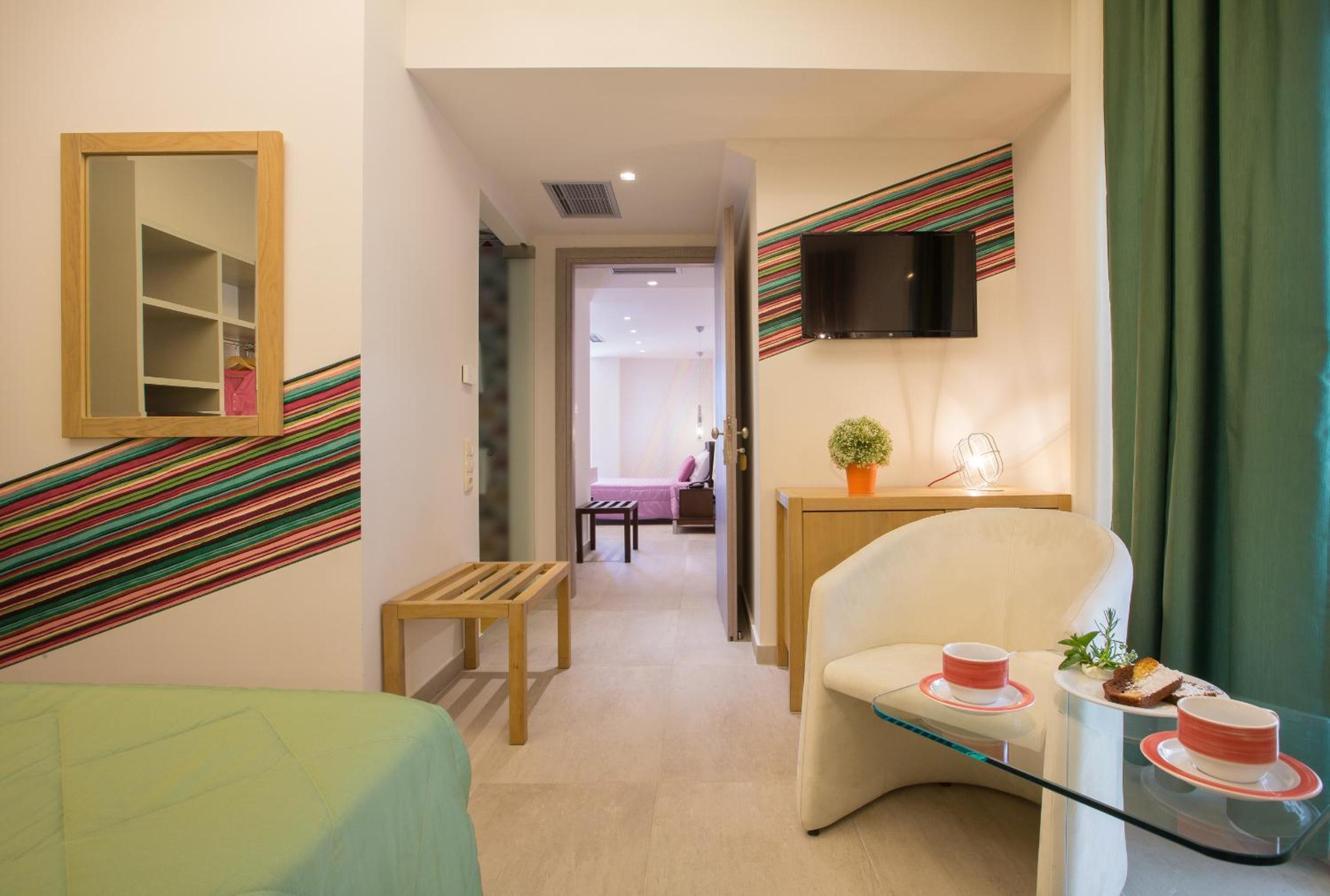 Family Room - Disability Access - Photo 2