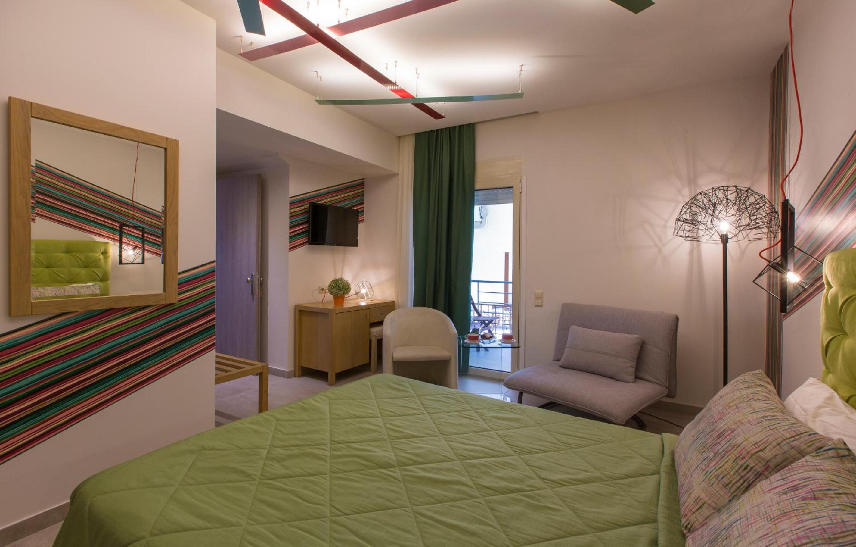 Family Room - Disability Access - Photo 11