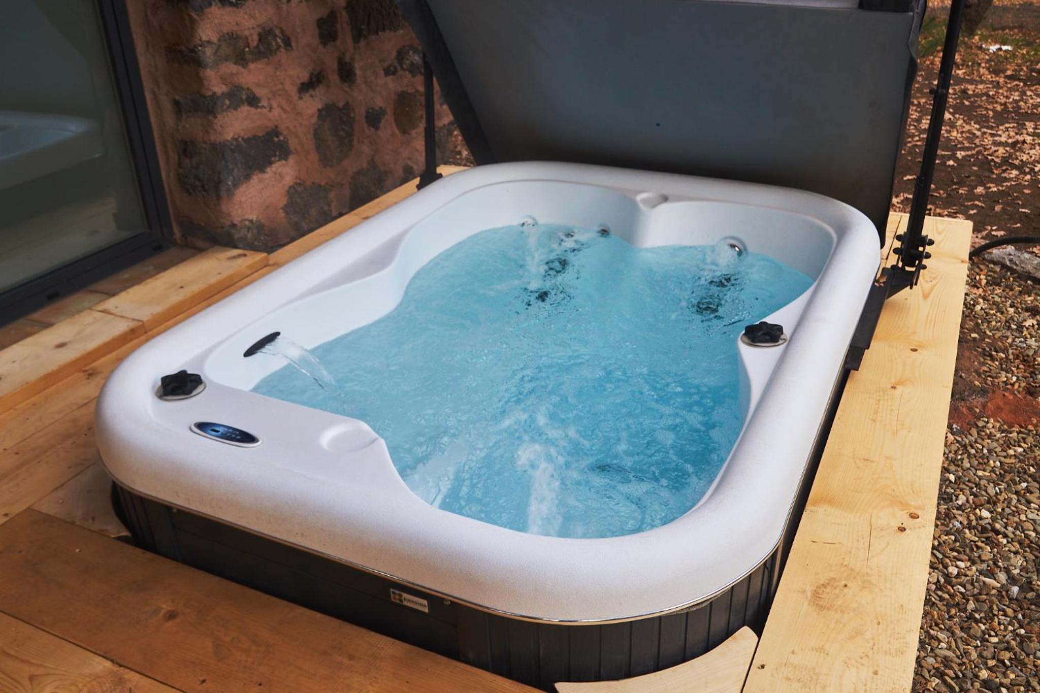 Deluxe Double or Twin Room with Spa Bath photo 3