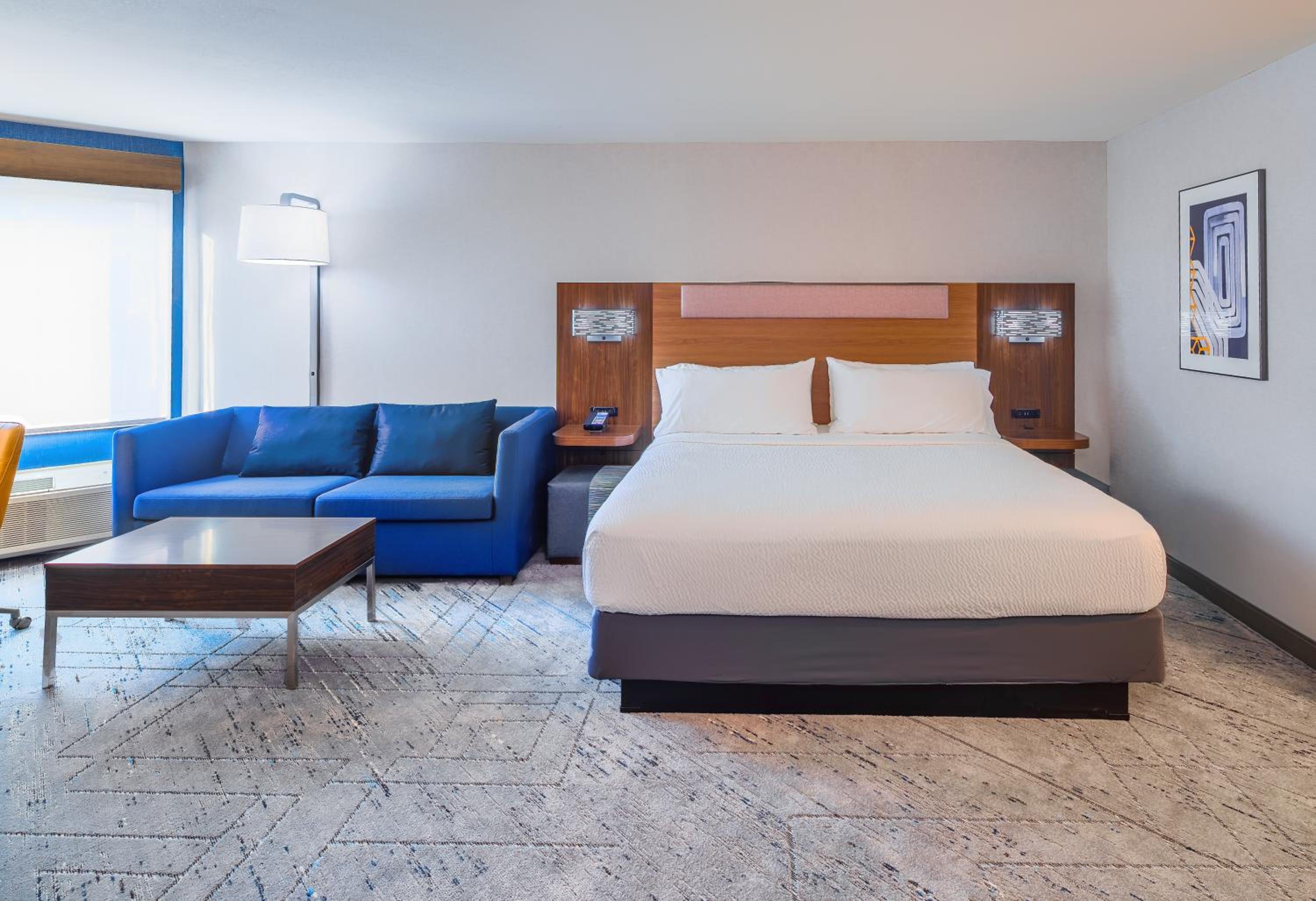 Standard King Room - Photo 3