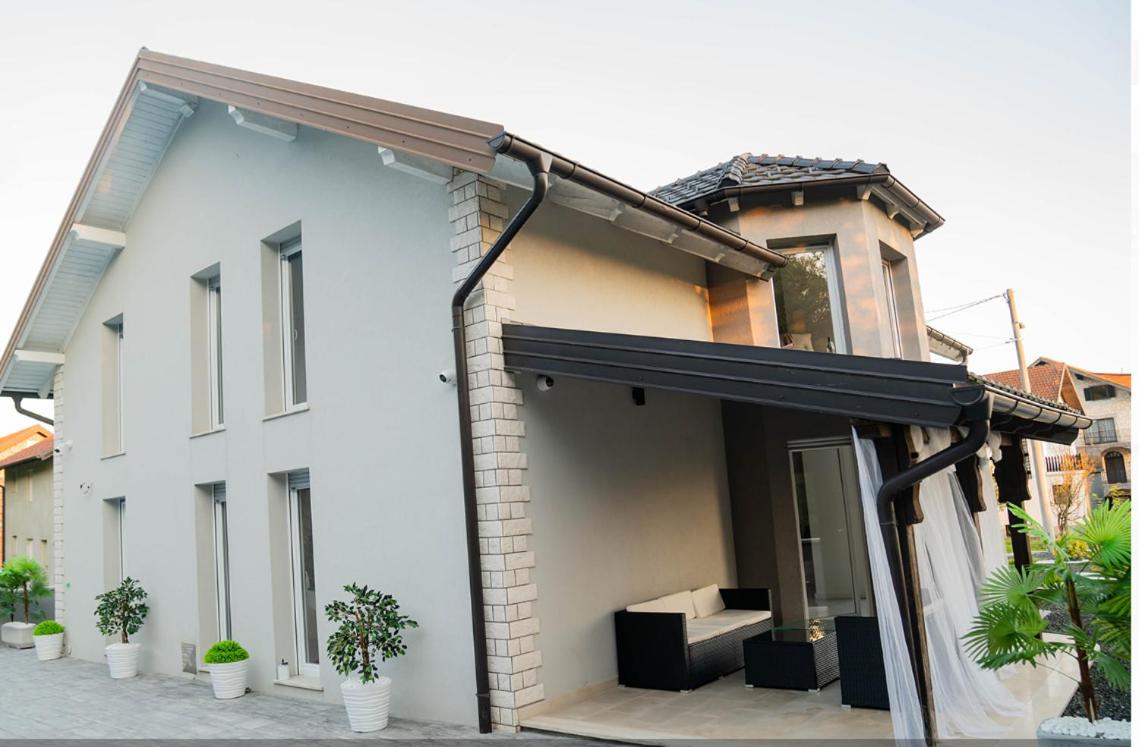 Villa photo 3