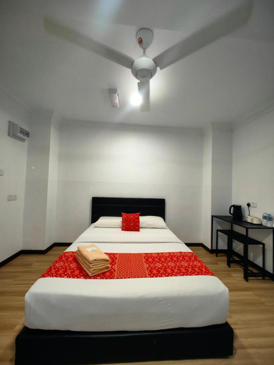 Standard Double Room with Fan - Photo 6
