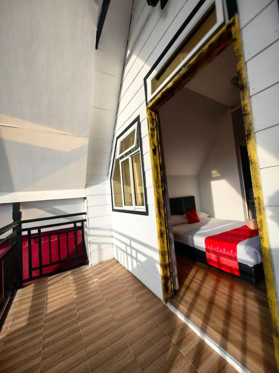 Standard Double Room with Fan - Photo 10