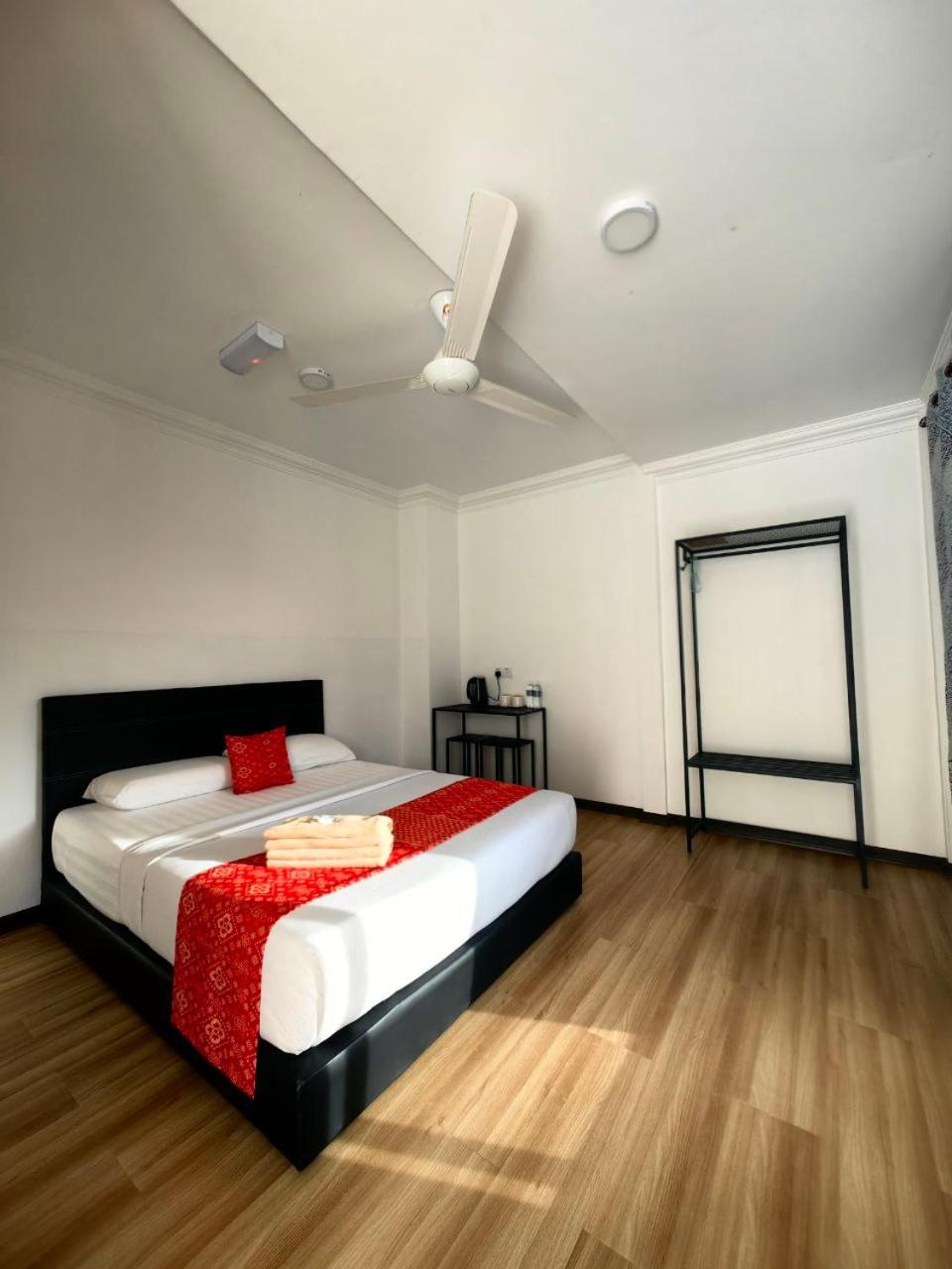 Standard Double Room with Fan - Photo 4