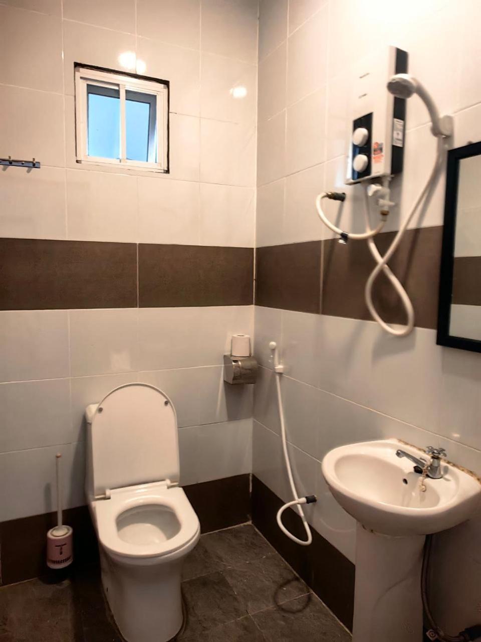 Standard Double Room with Fan - Photo 12