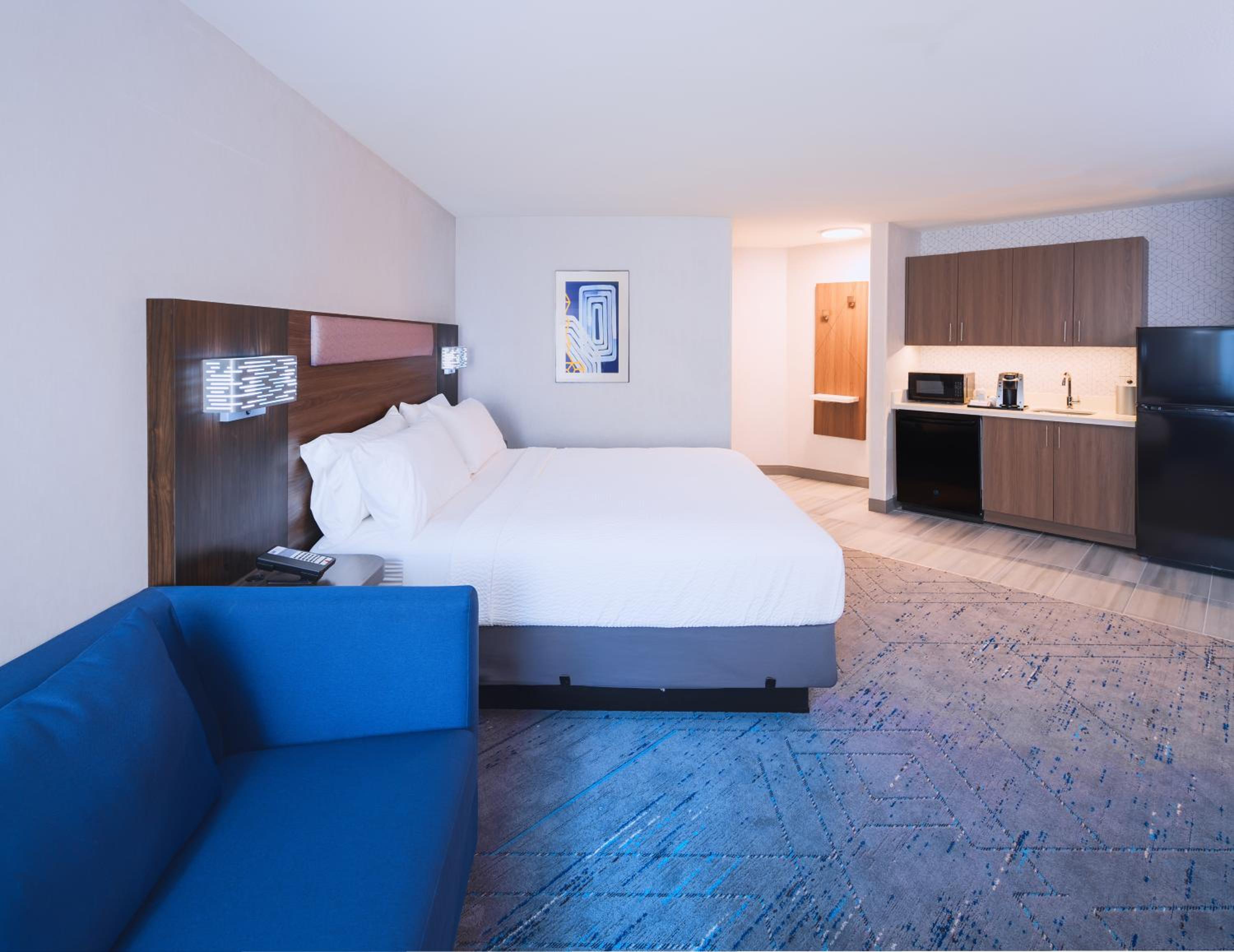 Standard King Room - Photo 2