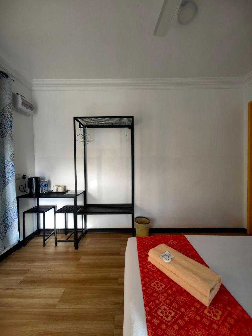 Standard Twin Room - Photo 5