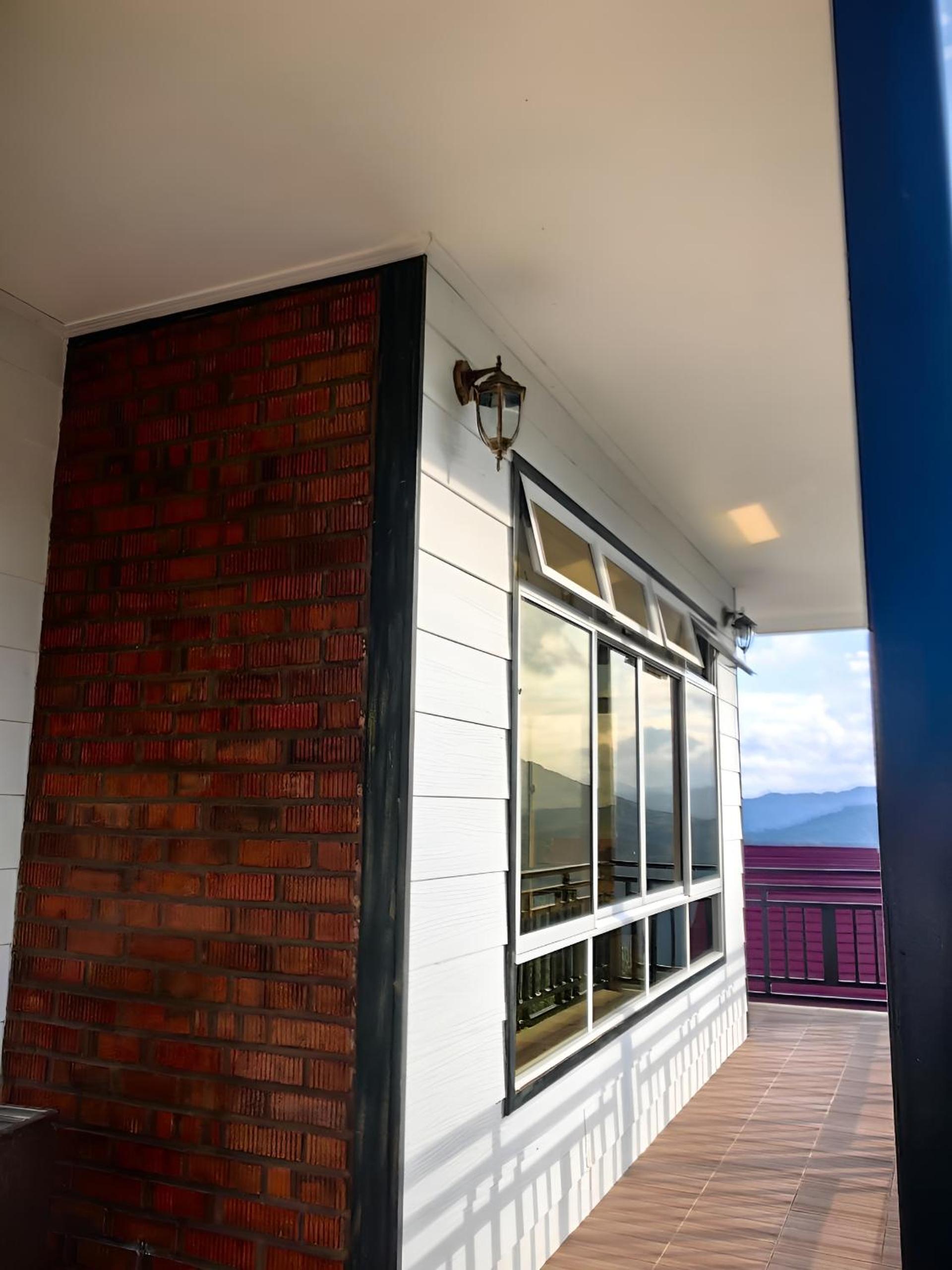 Family Room - Photo 17
