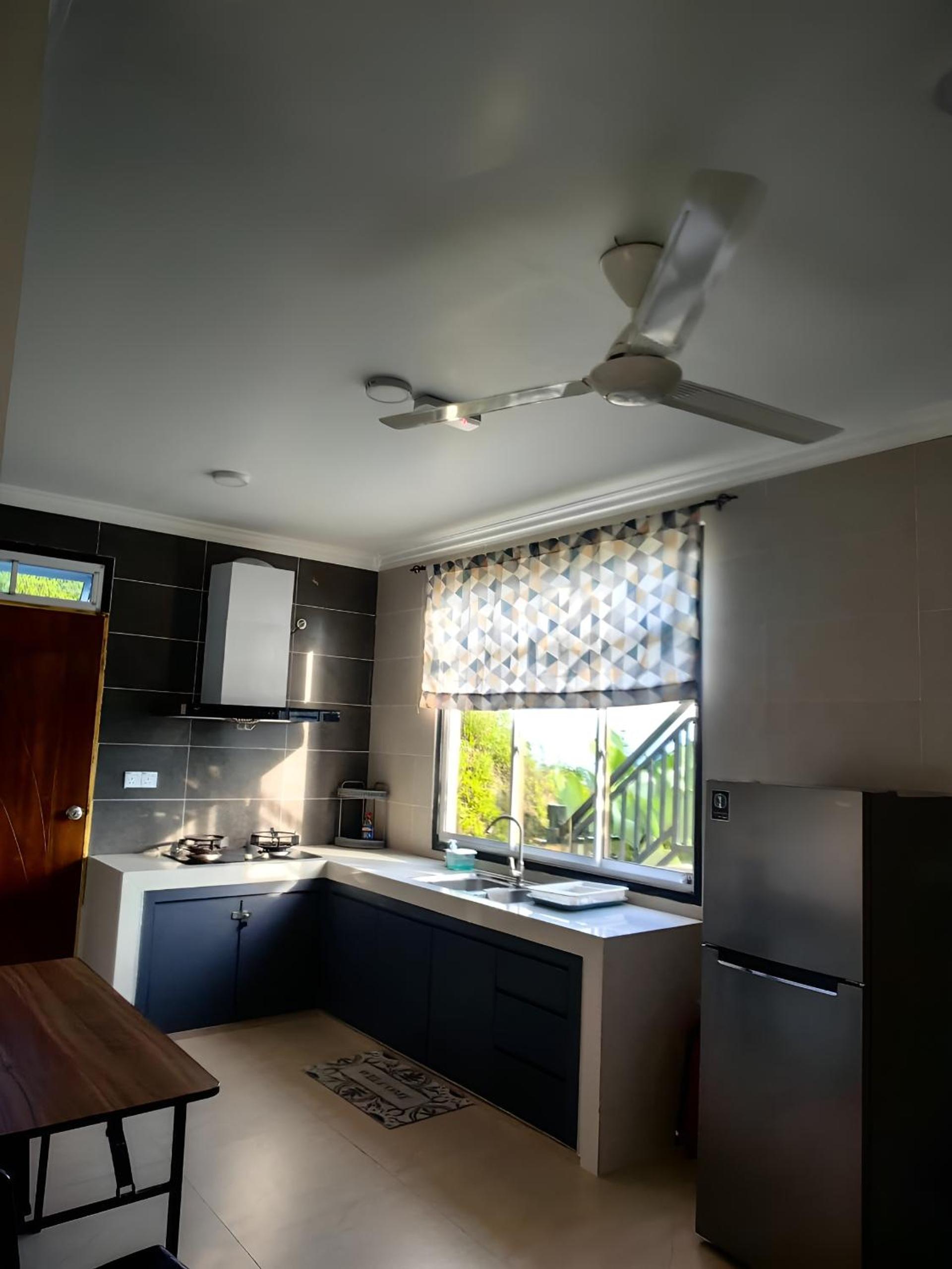 Family Room - Photo 40