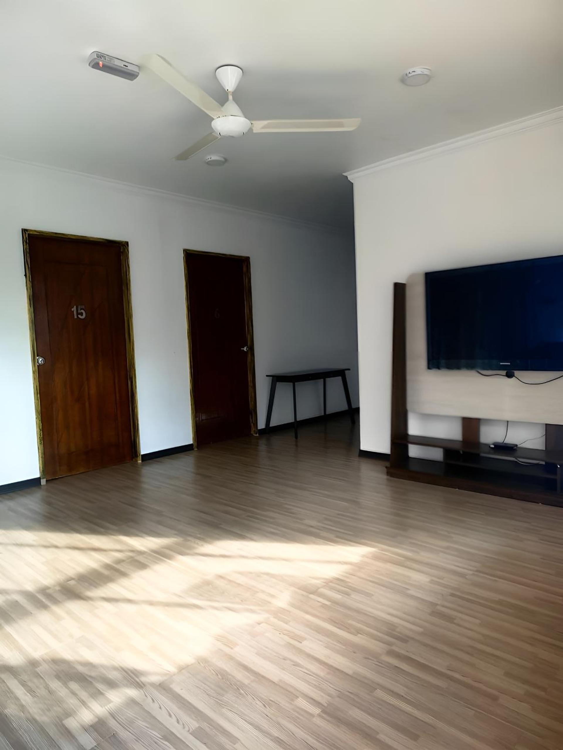 Family Room - Photo 7