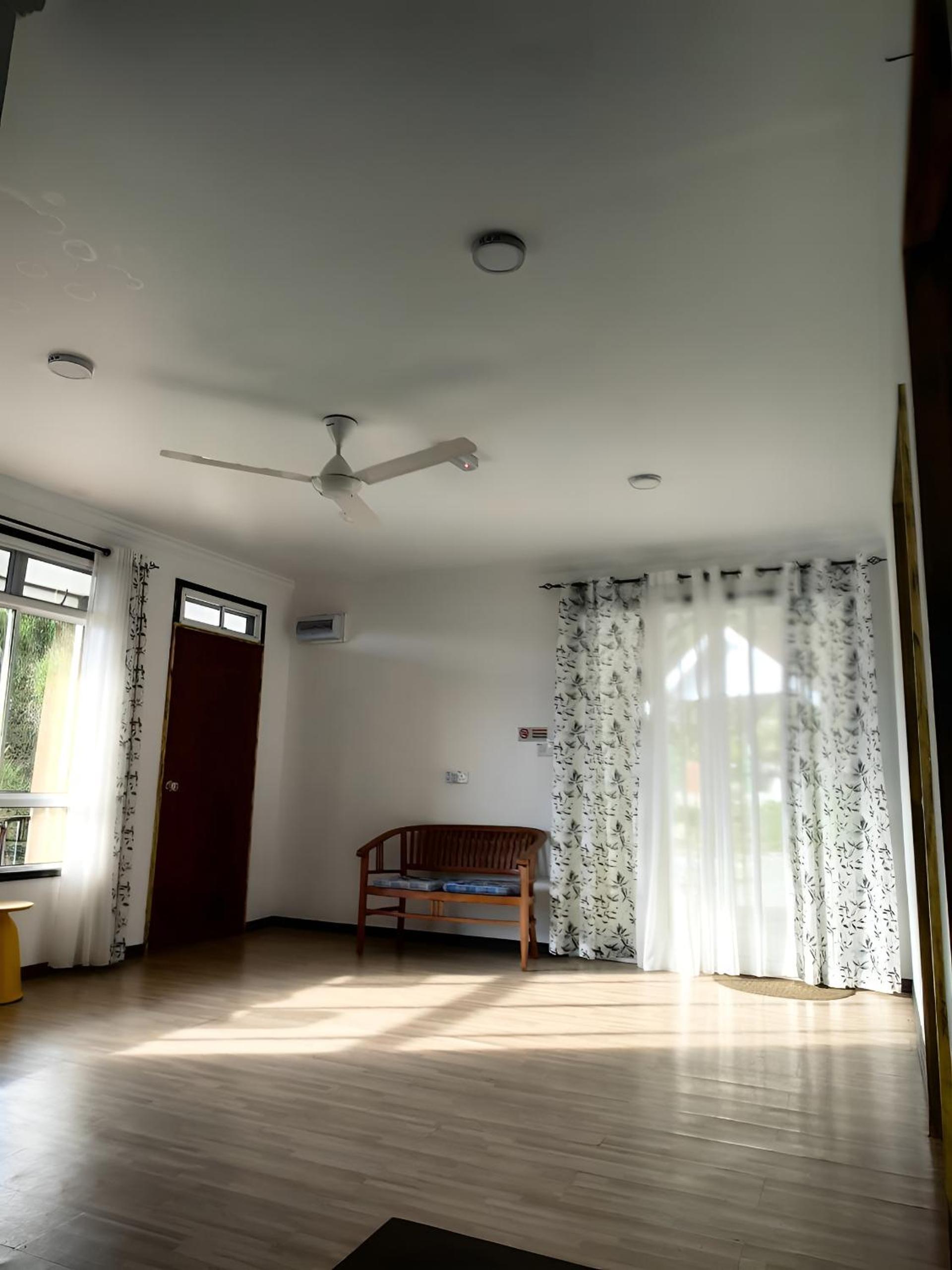 Family Room - Photo 5