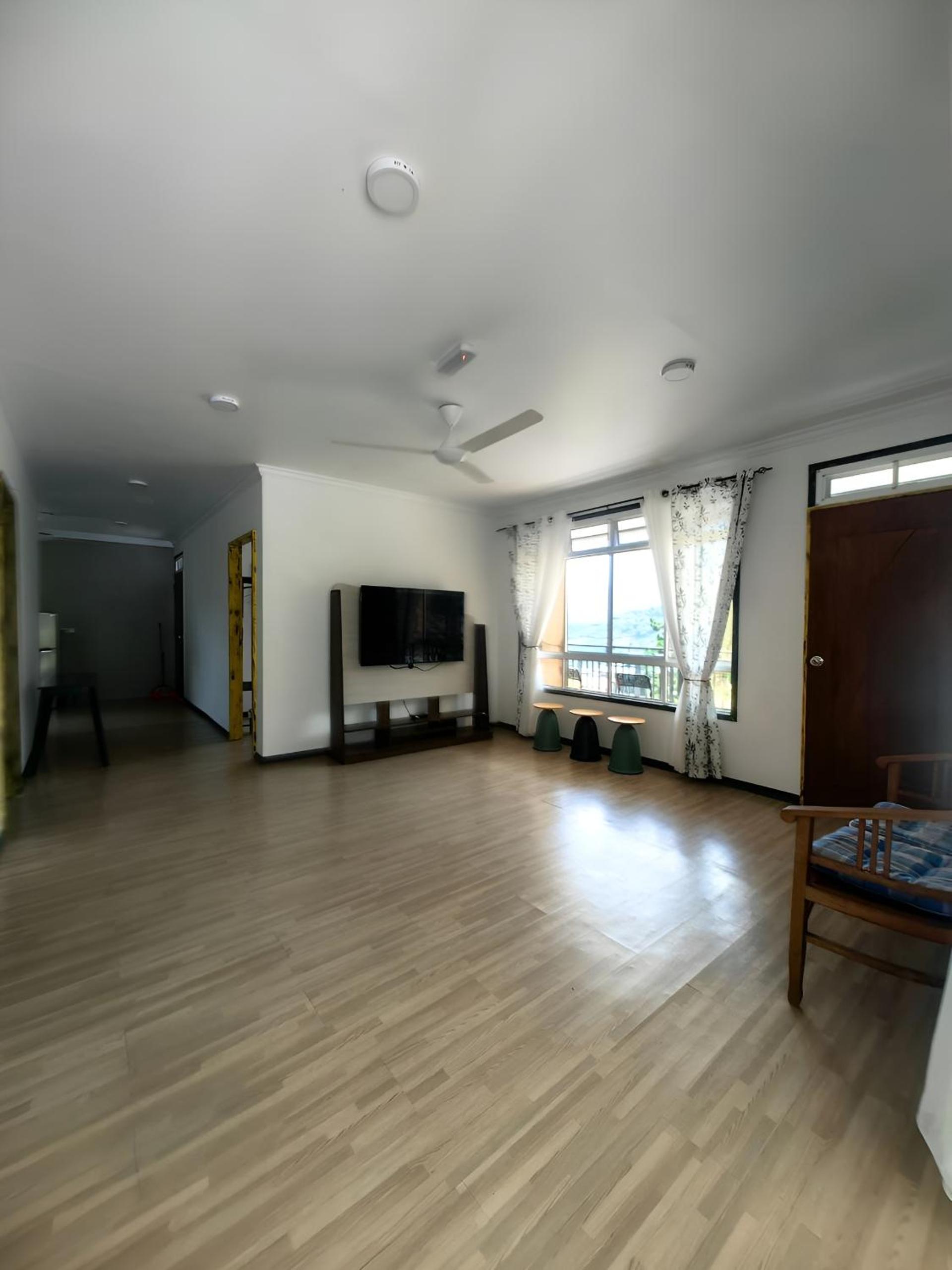 Family Room - Photo 41