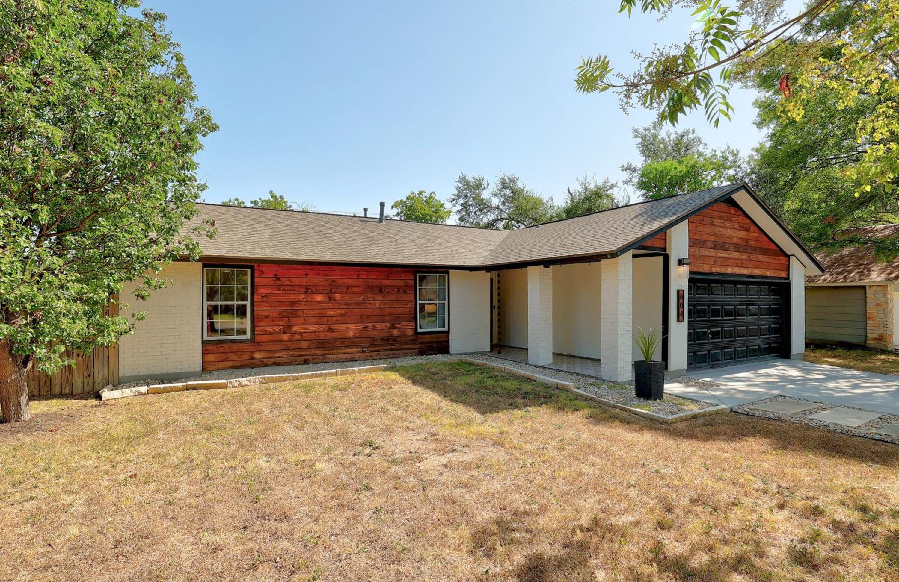 Four-Bedroom House photo 2