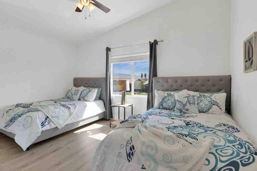 Six-Bedroom House photo 2
