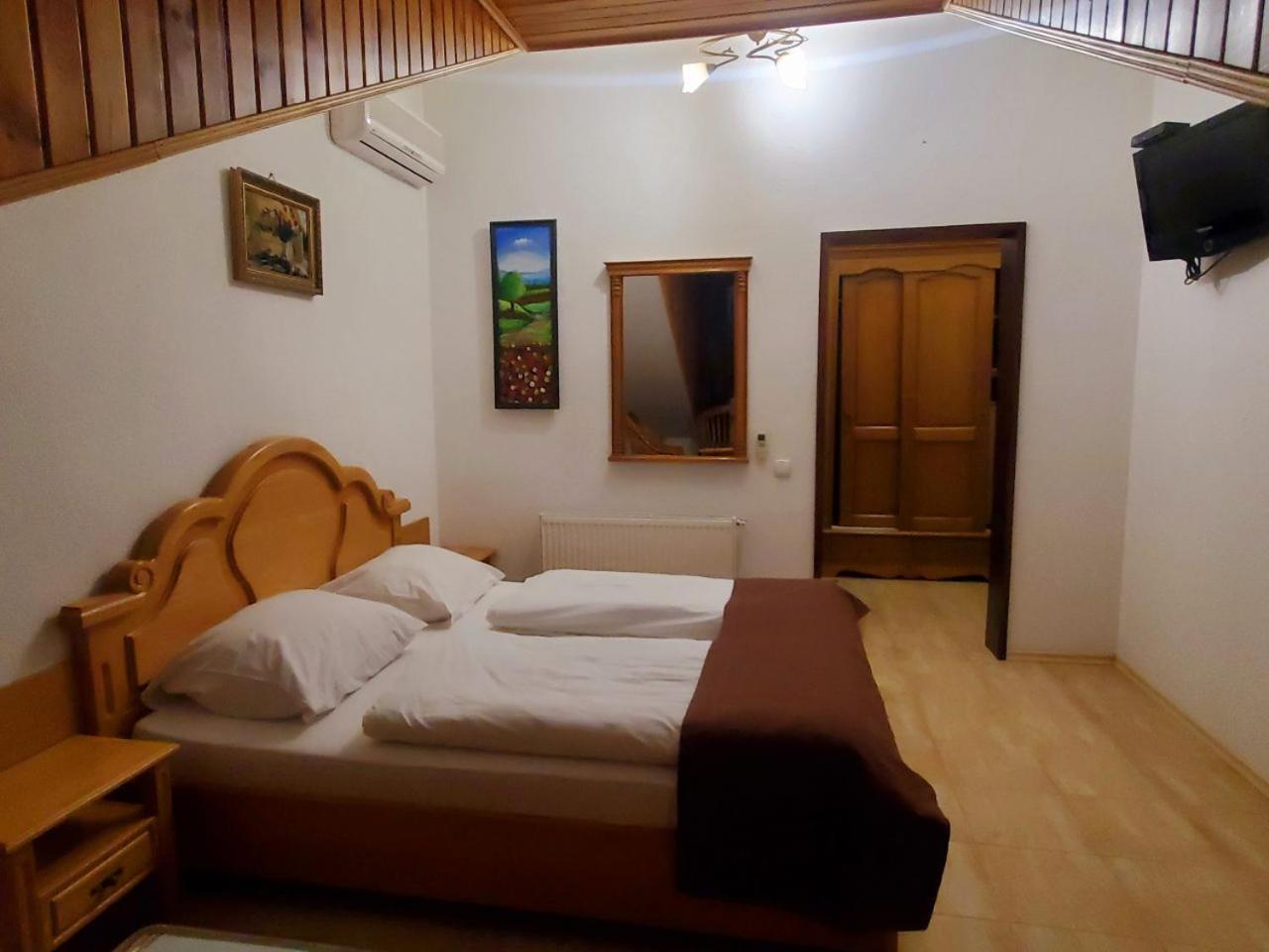 Standard Double Room photo 3