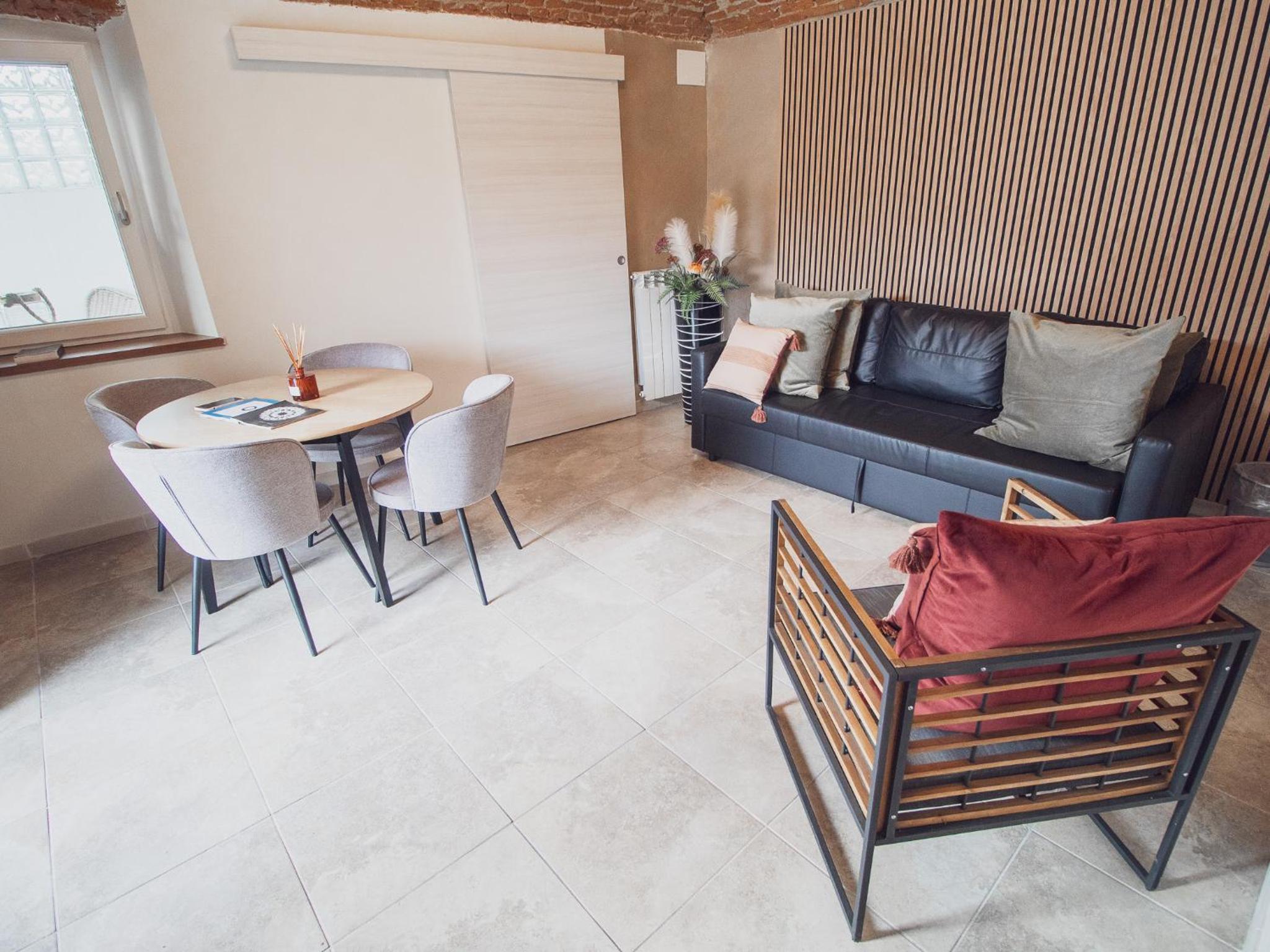 One-Bedroom Apartment - Photo 6