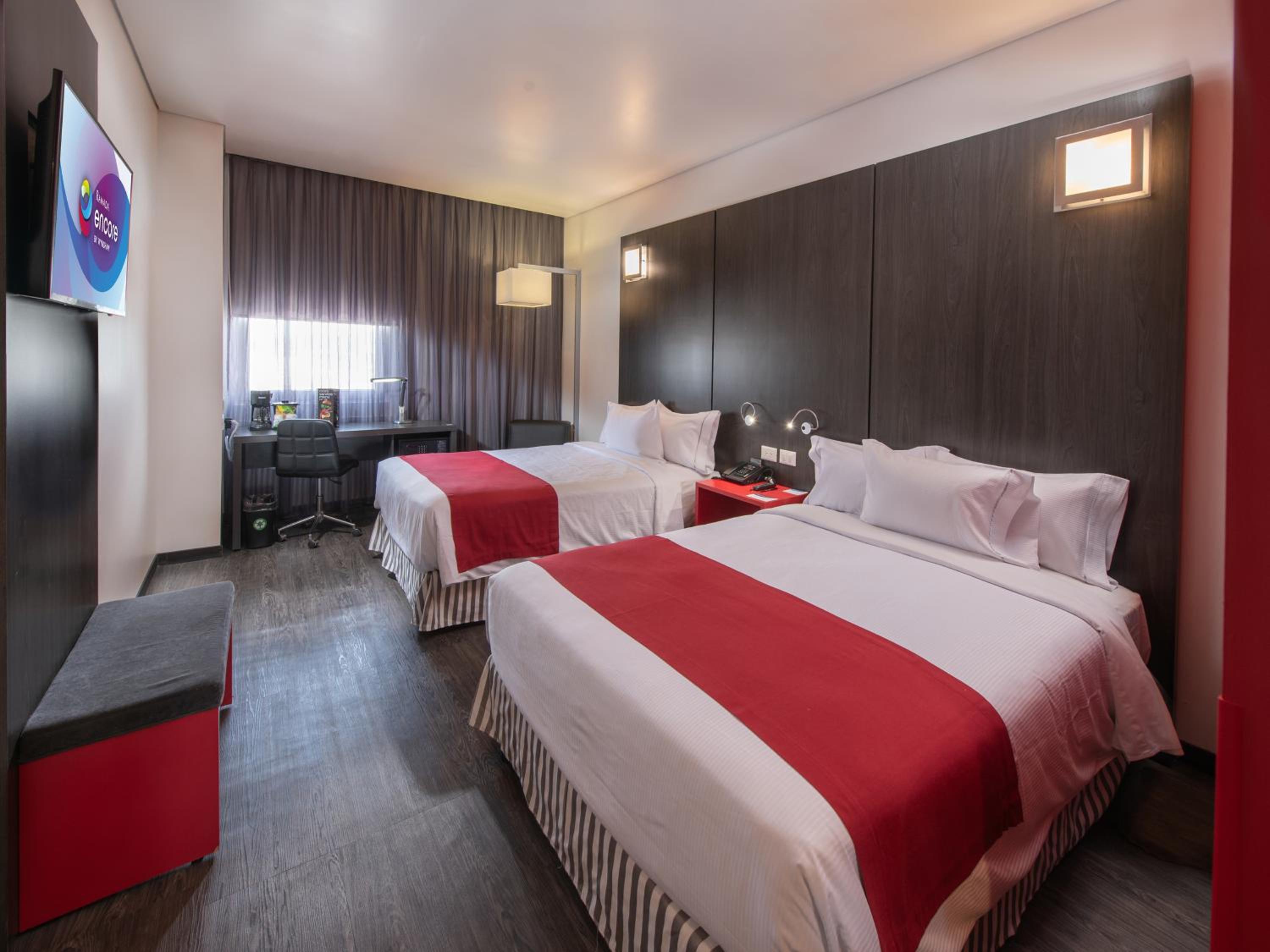 Double Room with Two Double Beds - Photo 1
