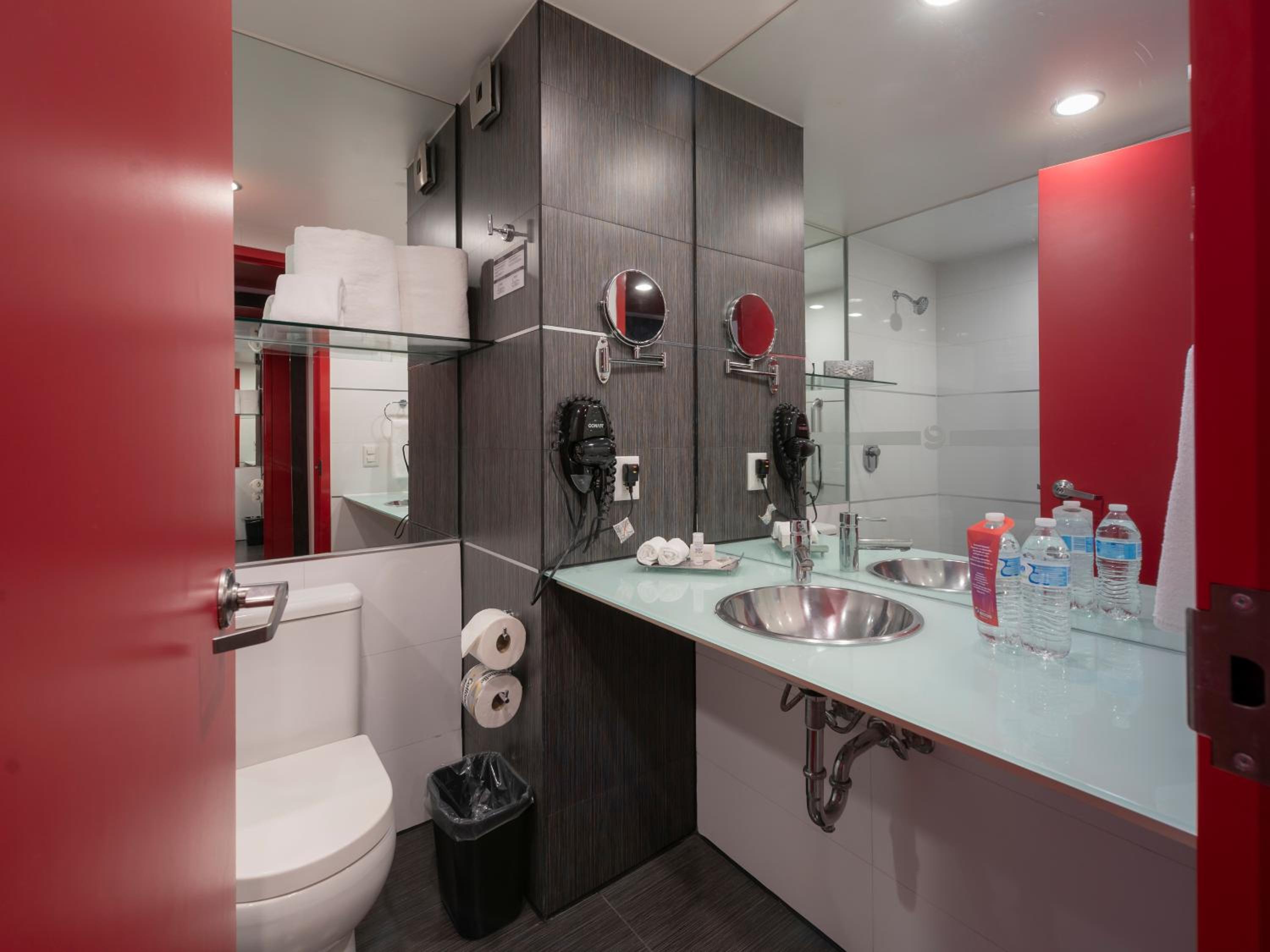 Double Room with Two Double Beds - Photo 2