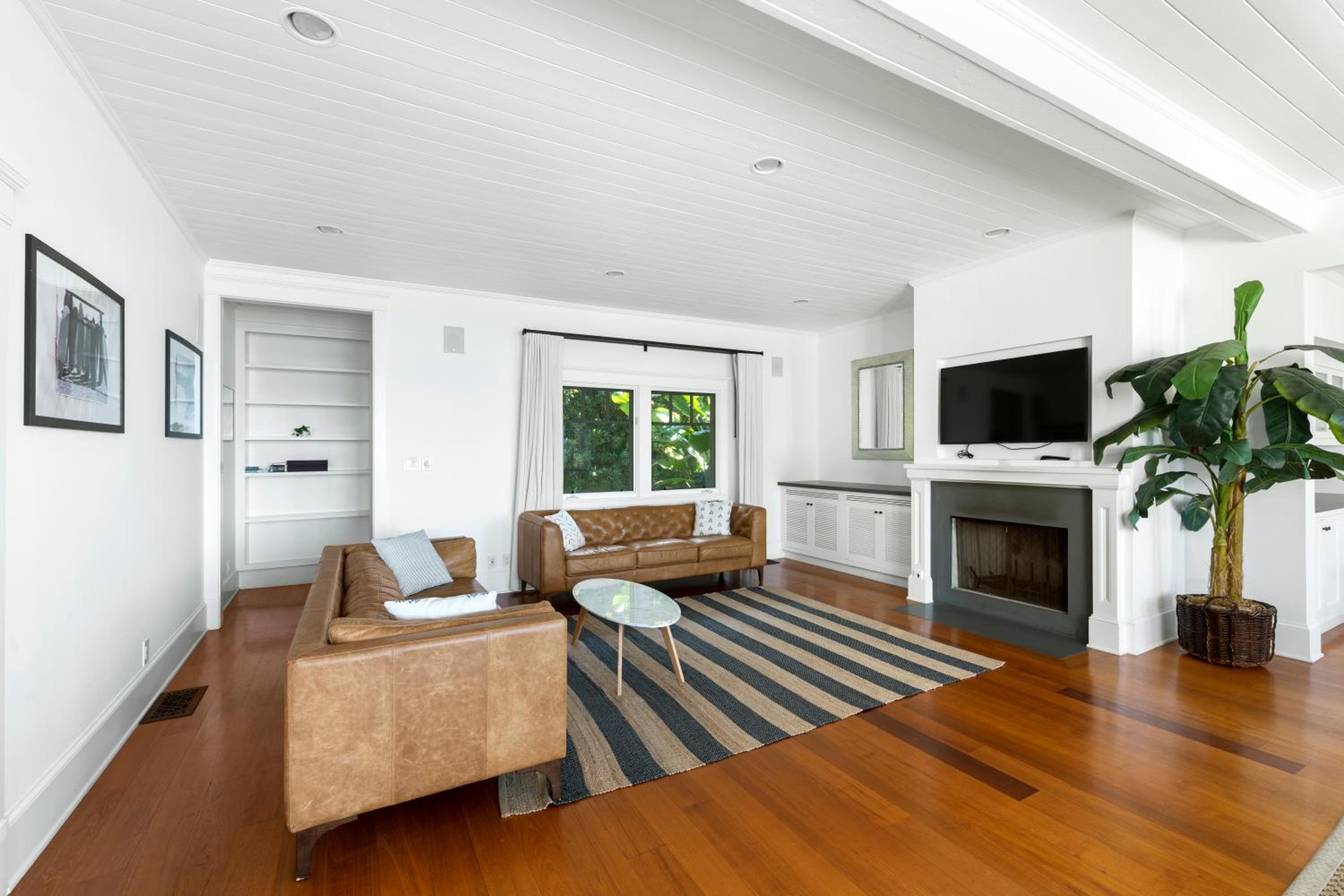 Three-Bedroom Villa photo 1