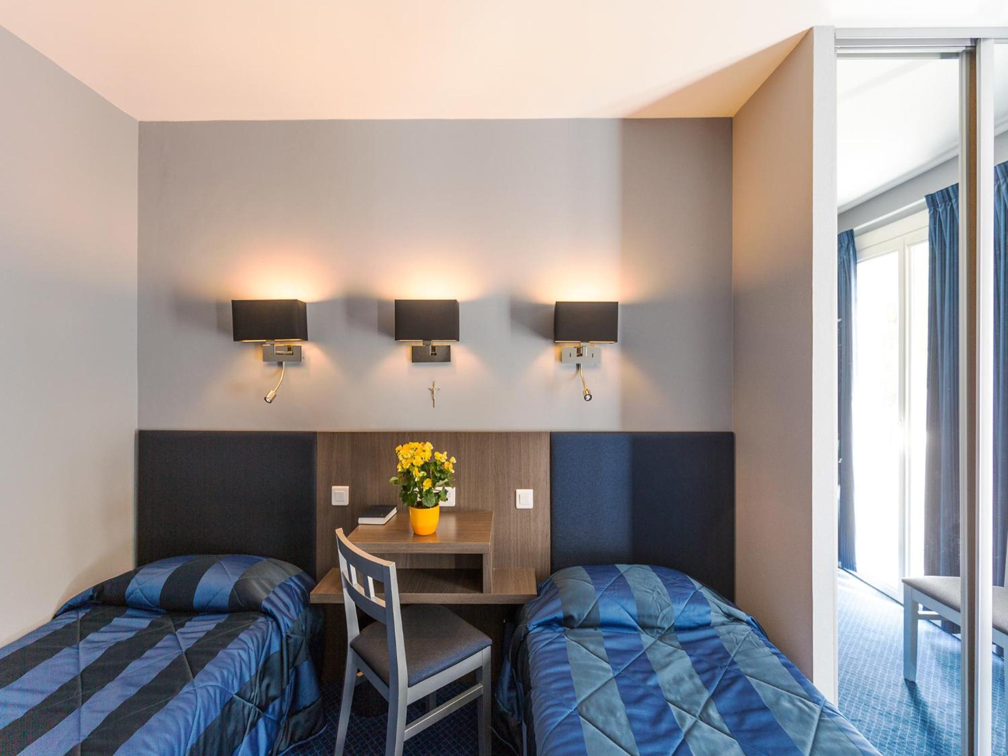 Double Room - Photo 6