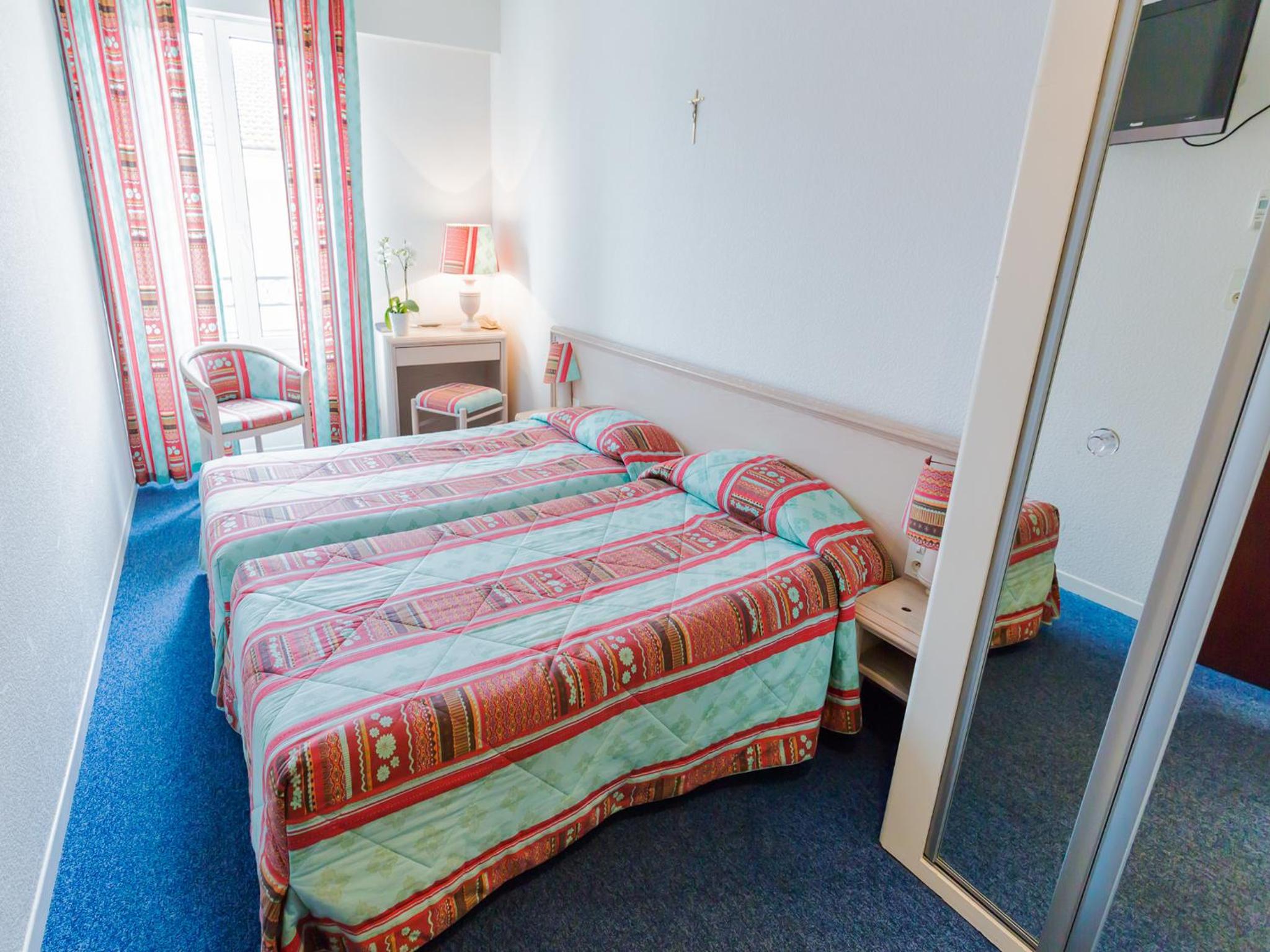 Double Room - Photo 8