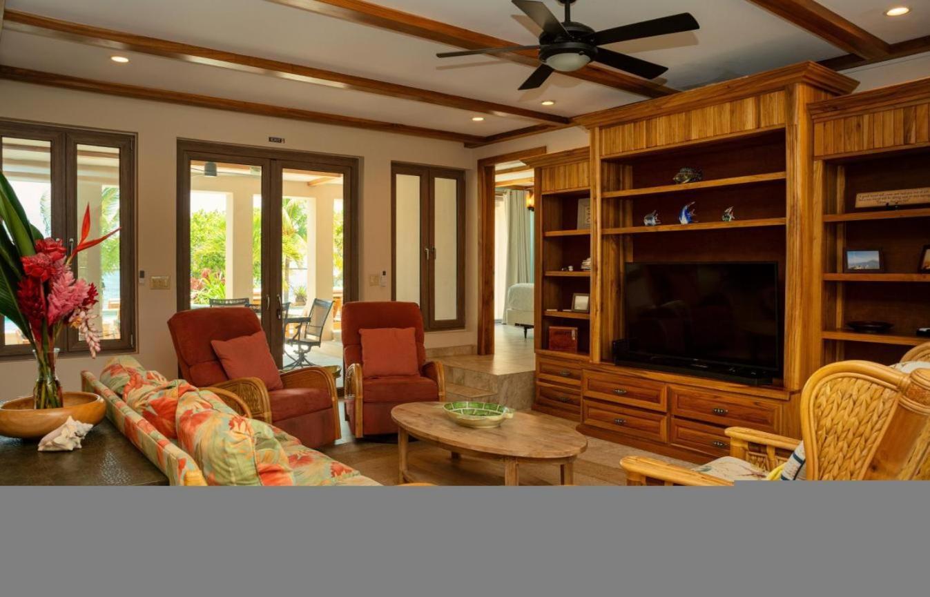 Villa photo 1