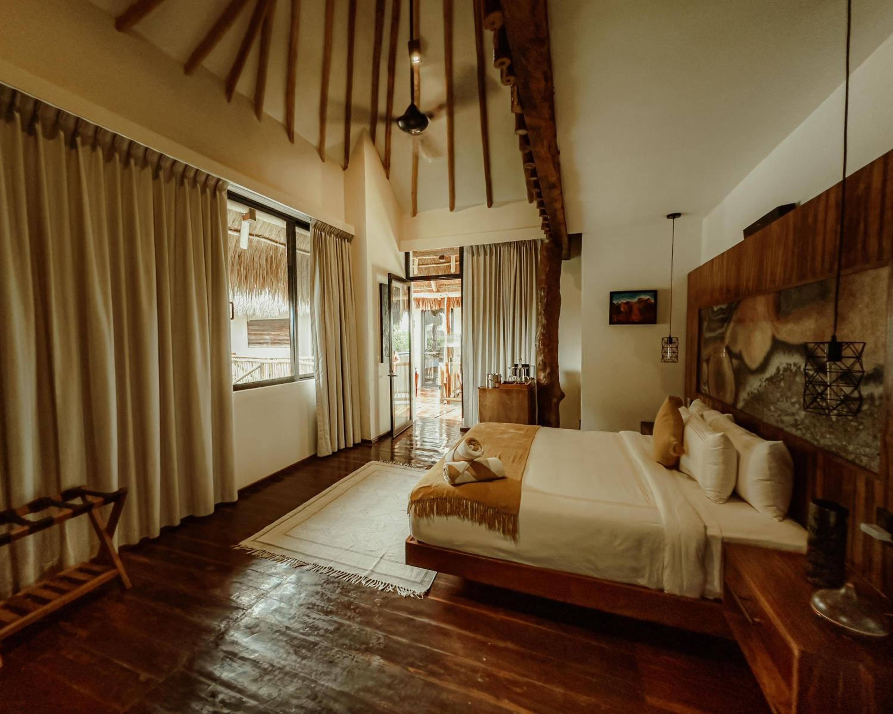 Deluxe Junior Suite - Photo 1