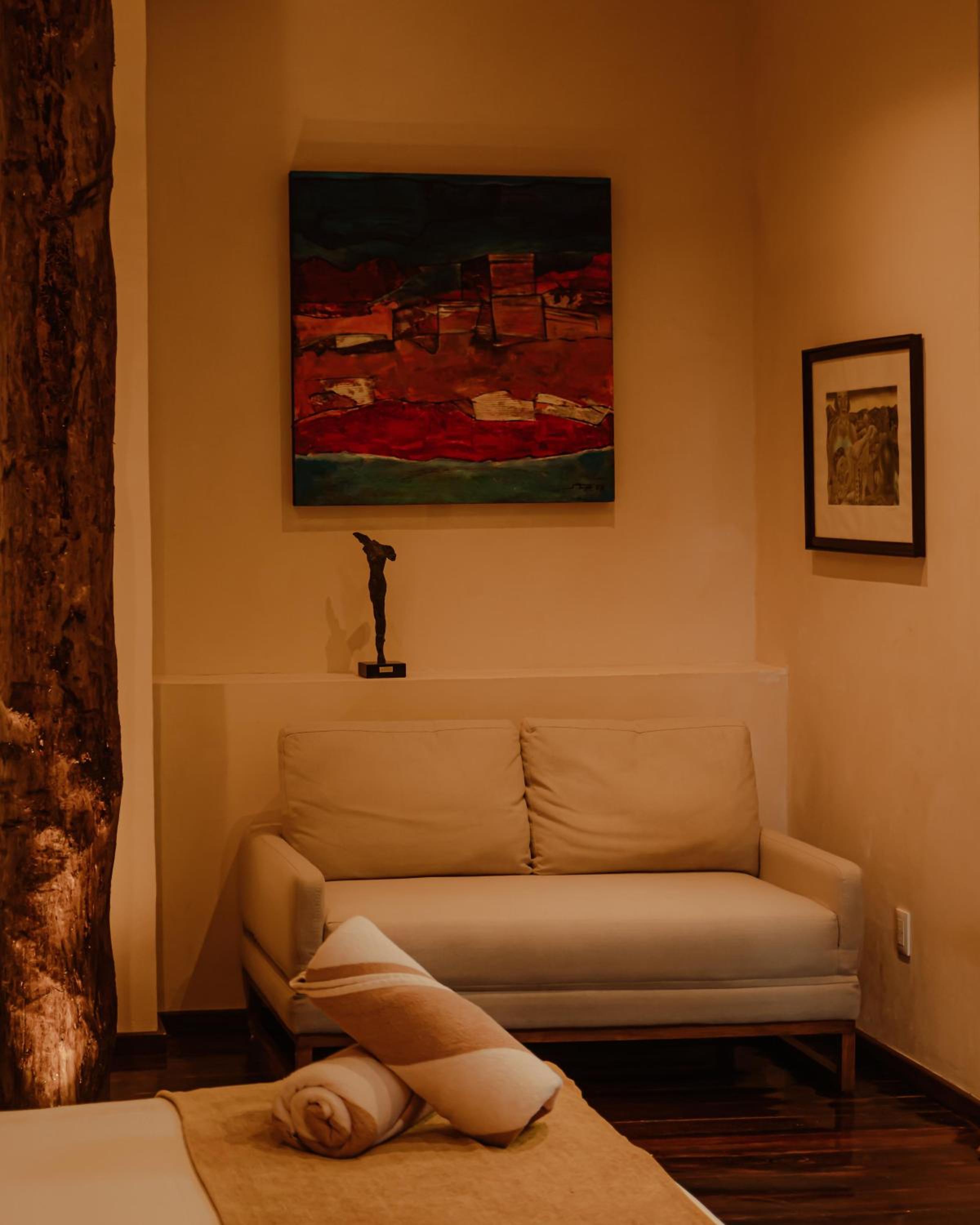 Deluxe Suite - Photo 3