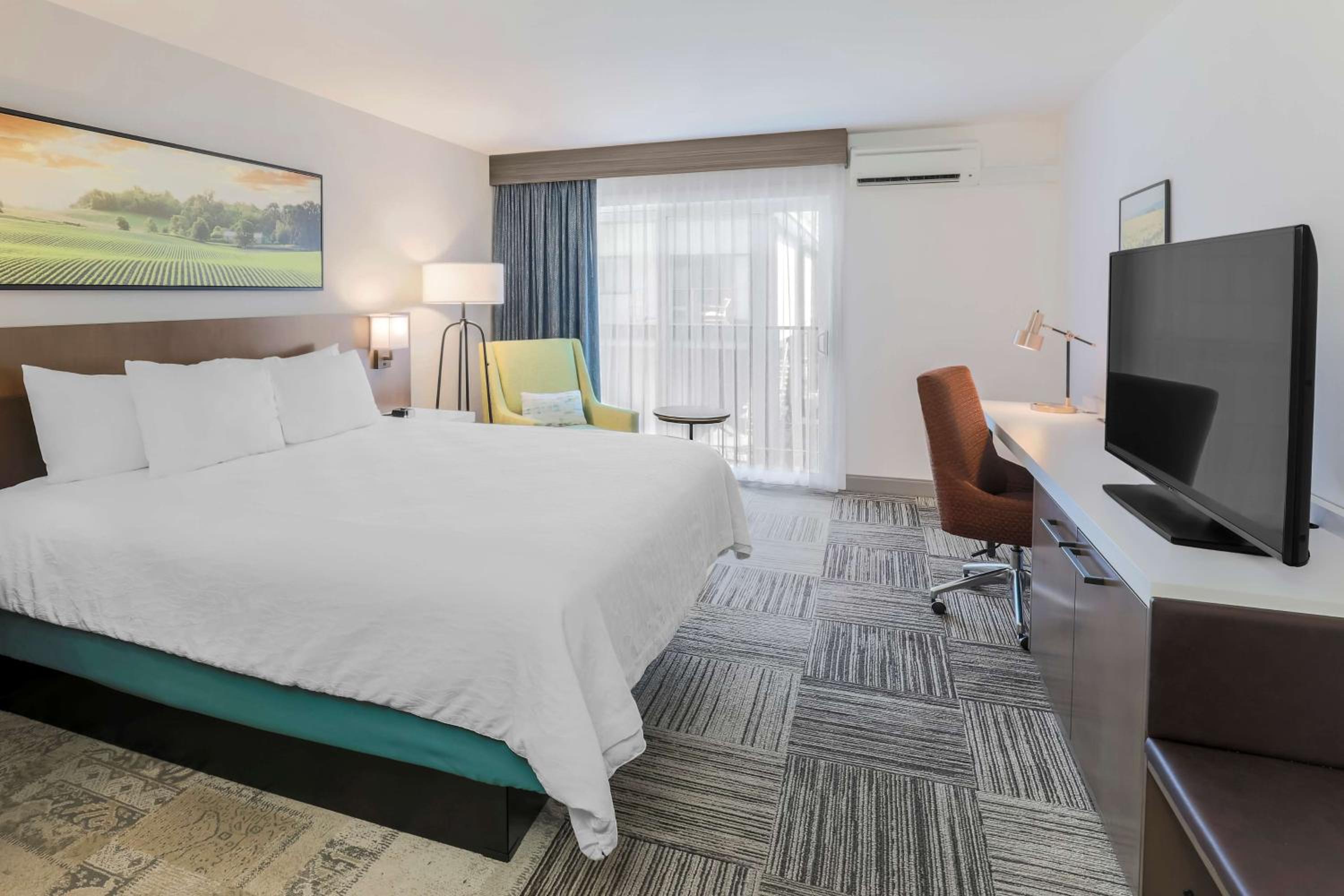 King Room With Balcony