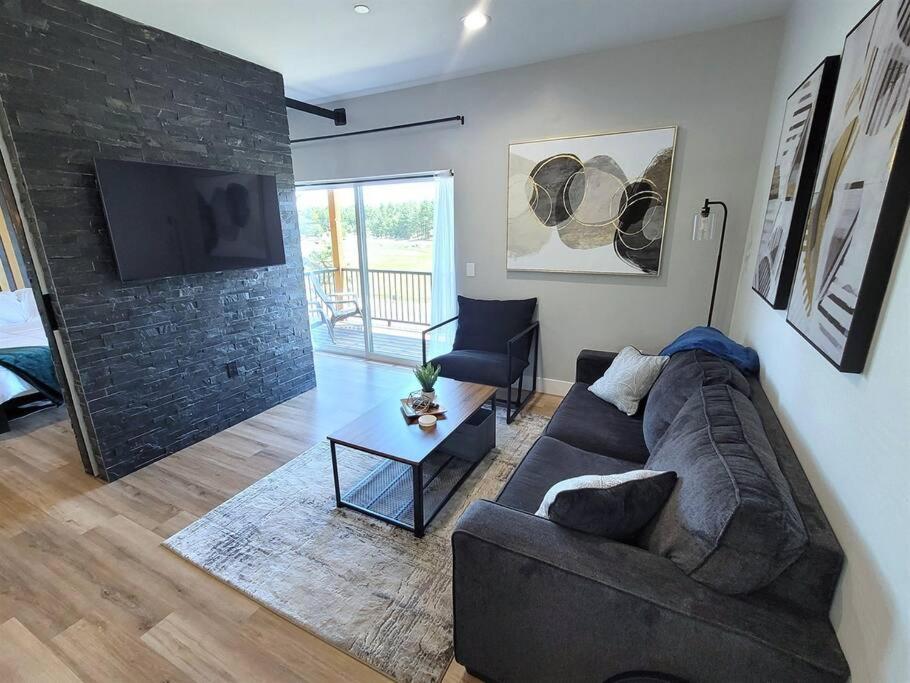 One-Bedroom House photo 1